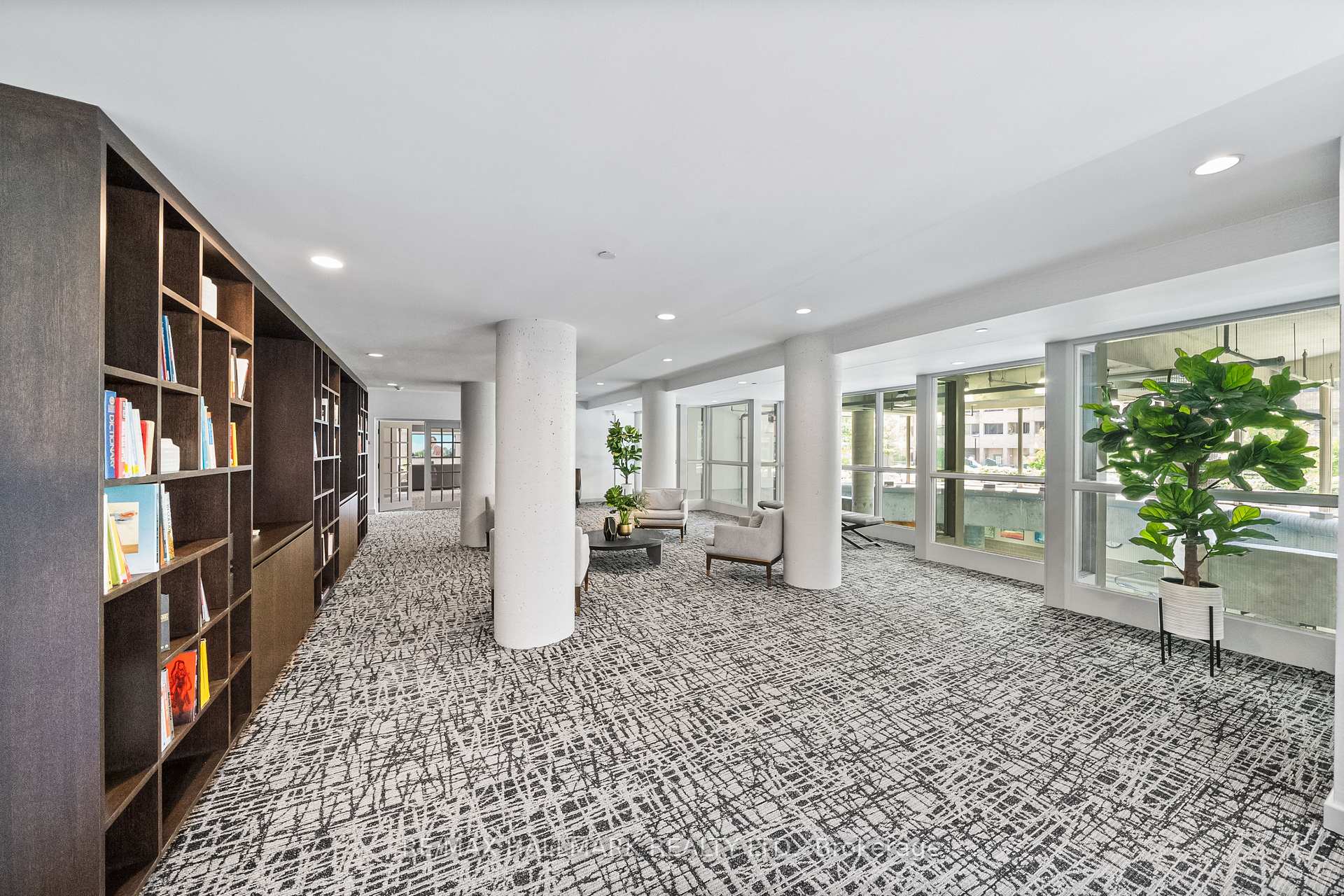 15 Maitland Place 906