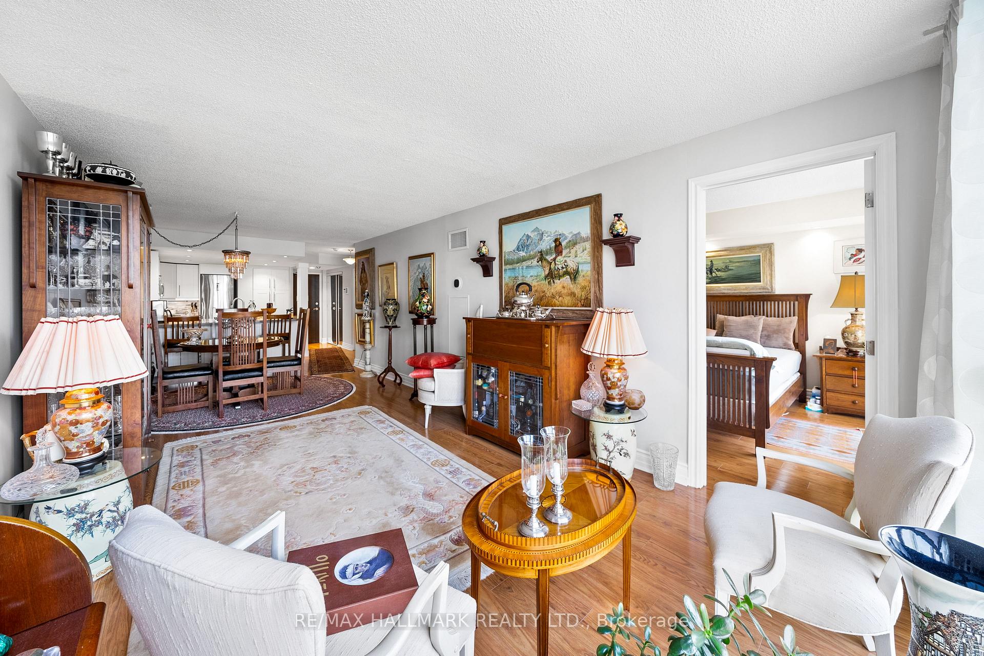 15 Maitland Place 906