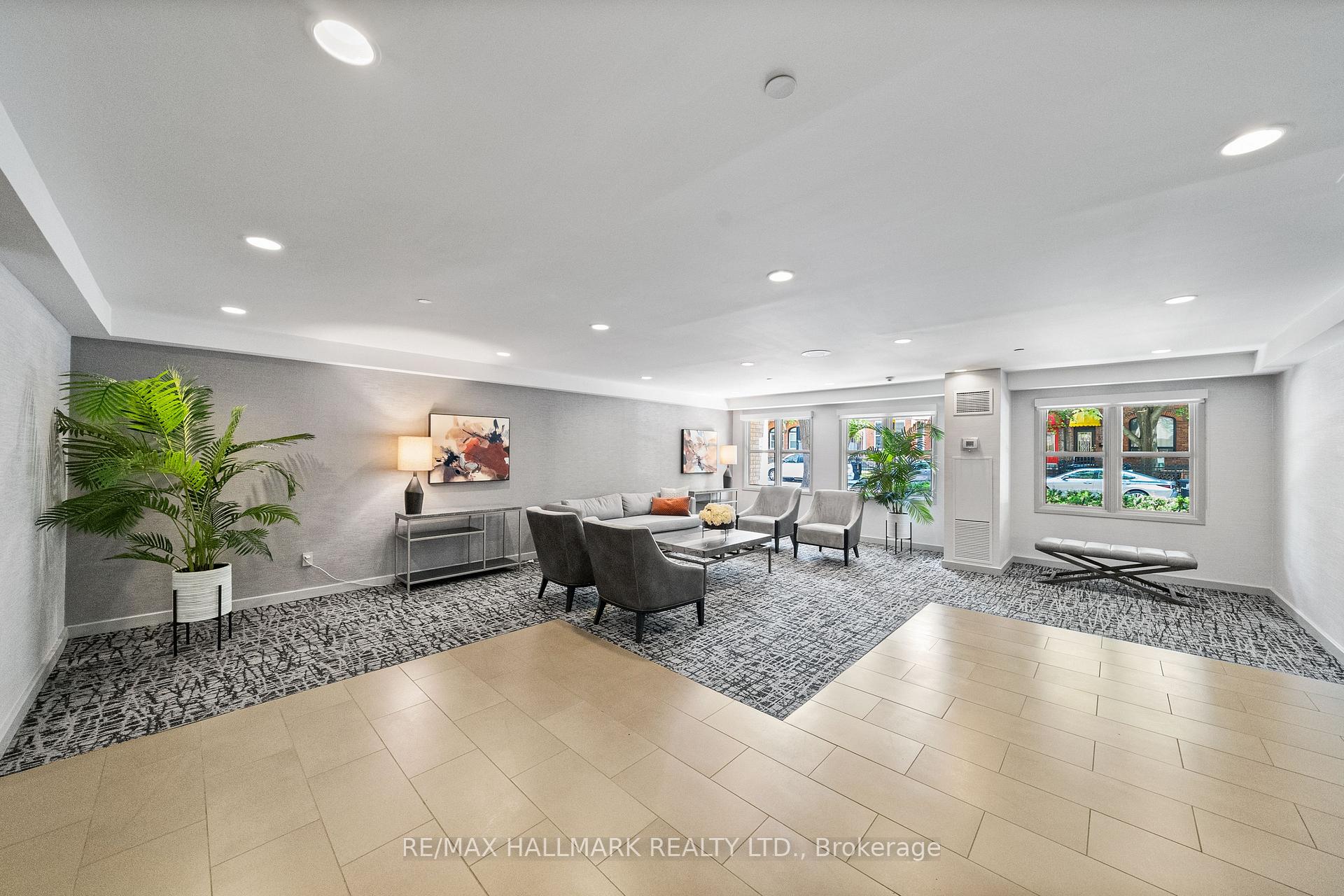 15 Maitland Place 906