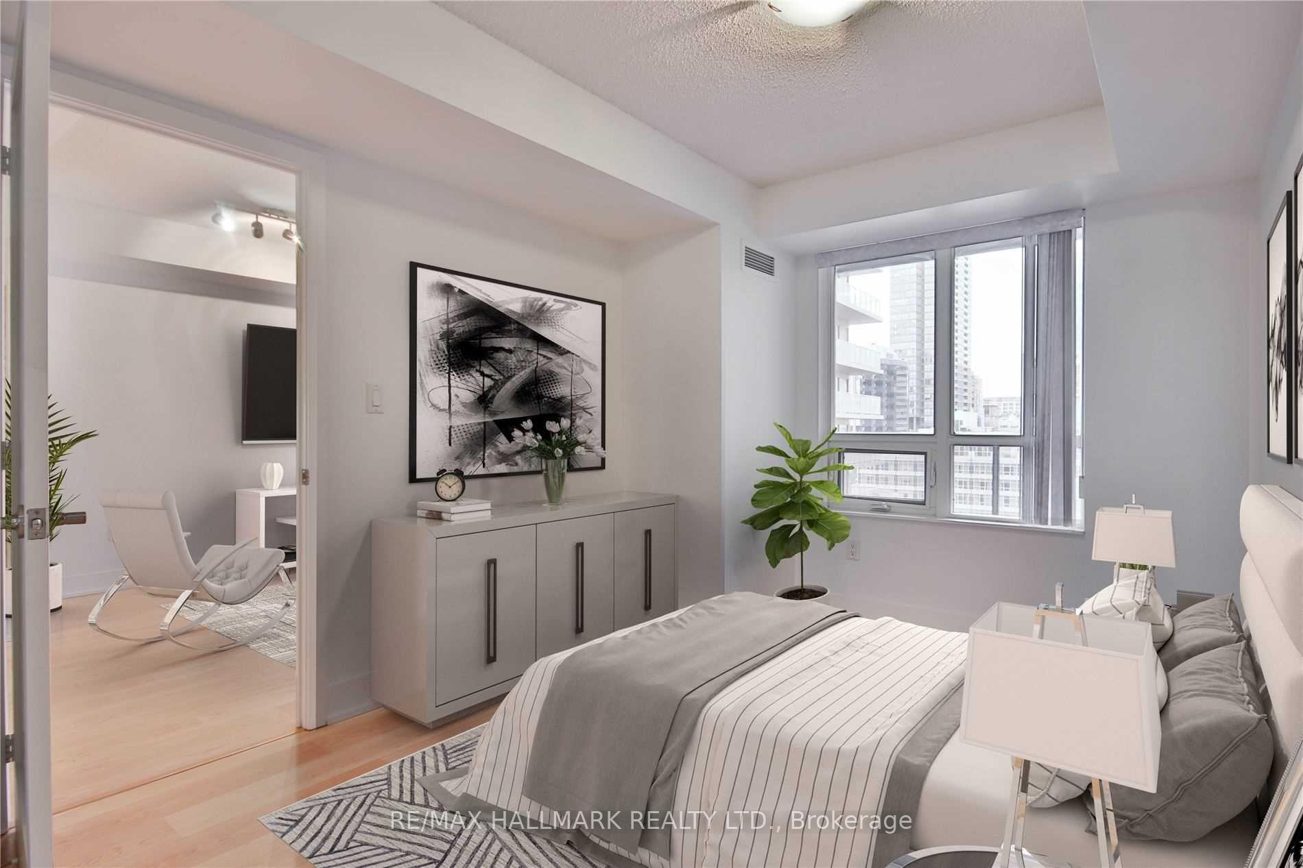 20 Blue Jays Way 1020