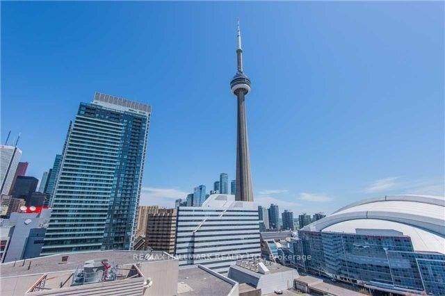 20 Blue Jays Way 1020