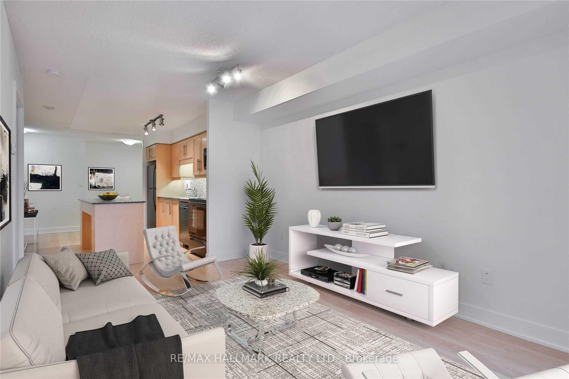 20 Blue Jays Way 1020