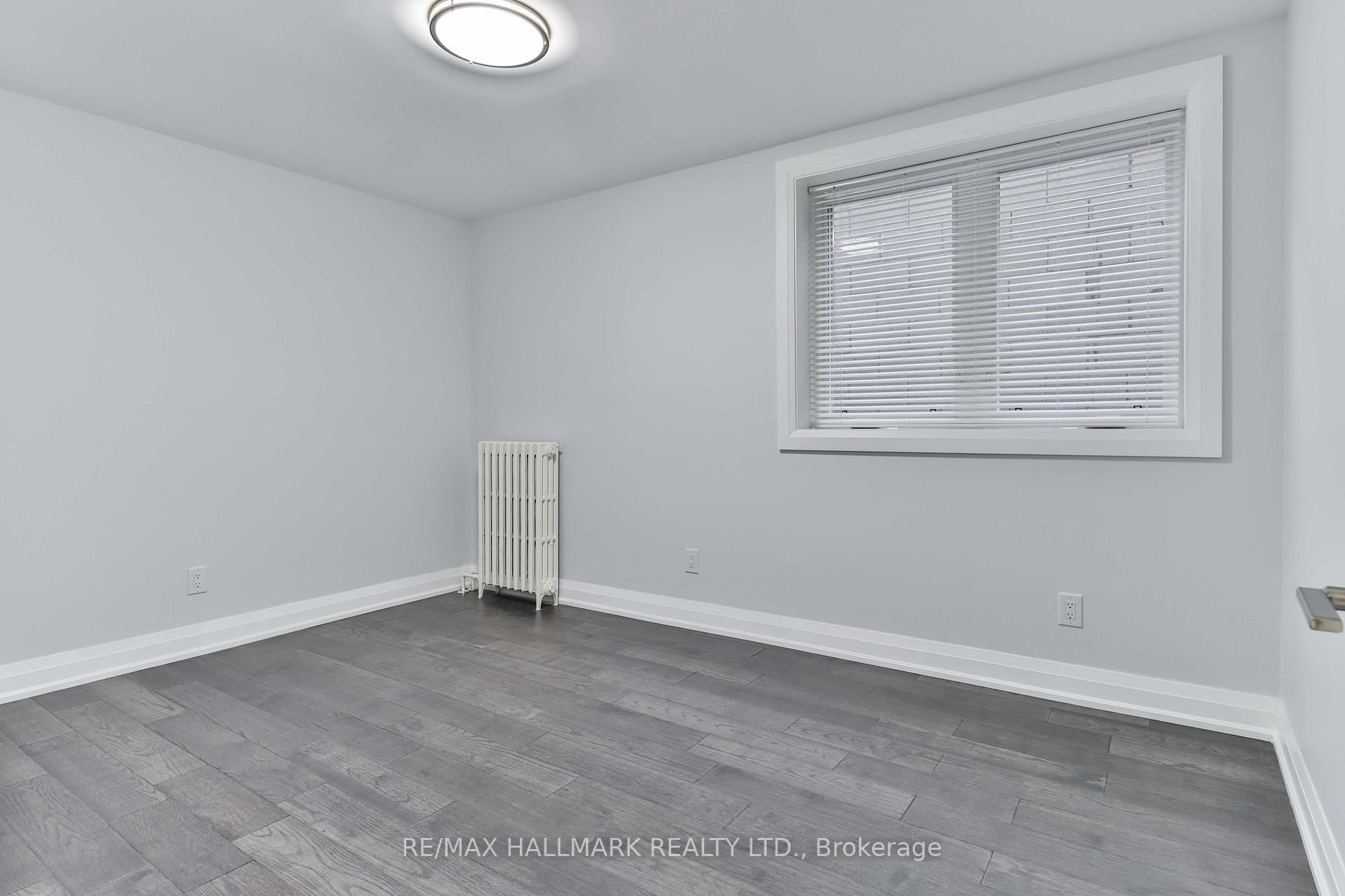 880 College Street Main