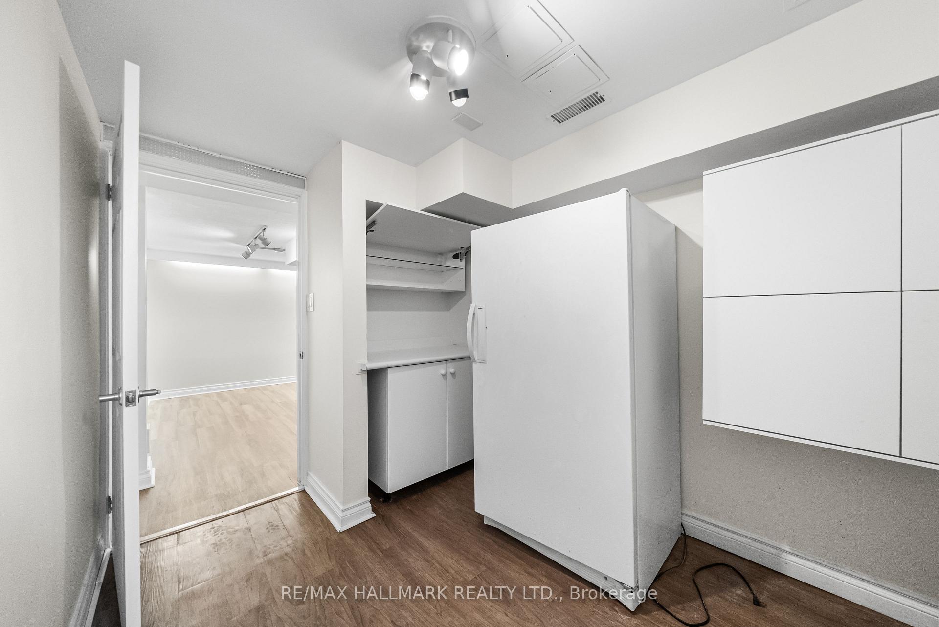 11 Tangle Briar Way, Toronto C15, ON M2J 2M5