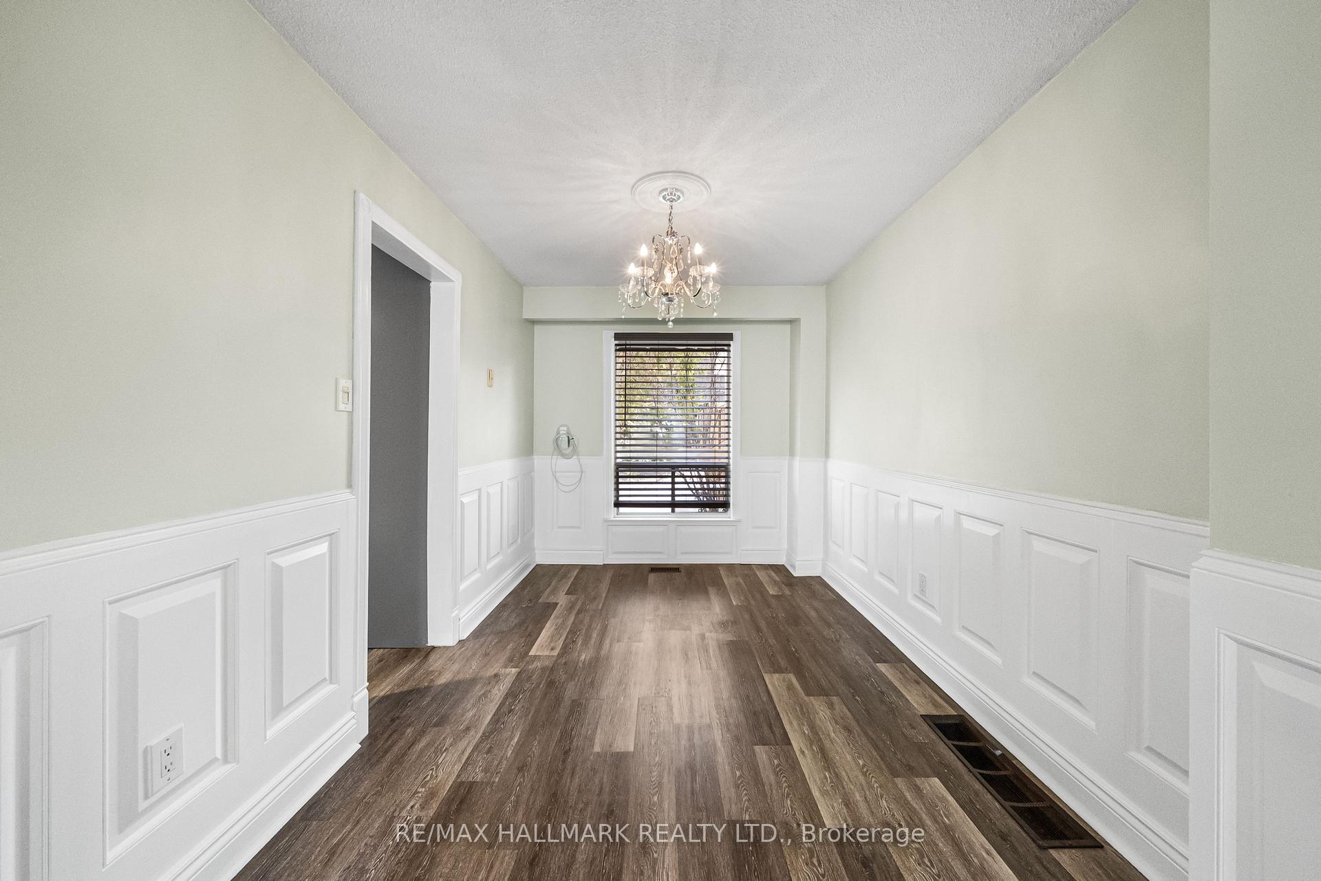 11 Tangle Briar Way, Toronto C15, ON M2J 2M5