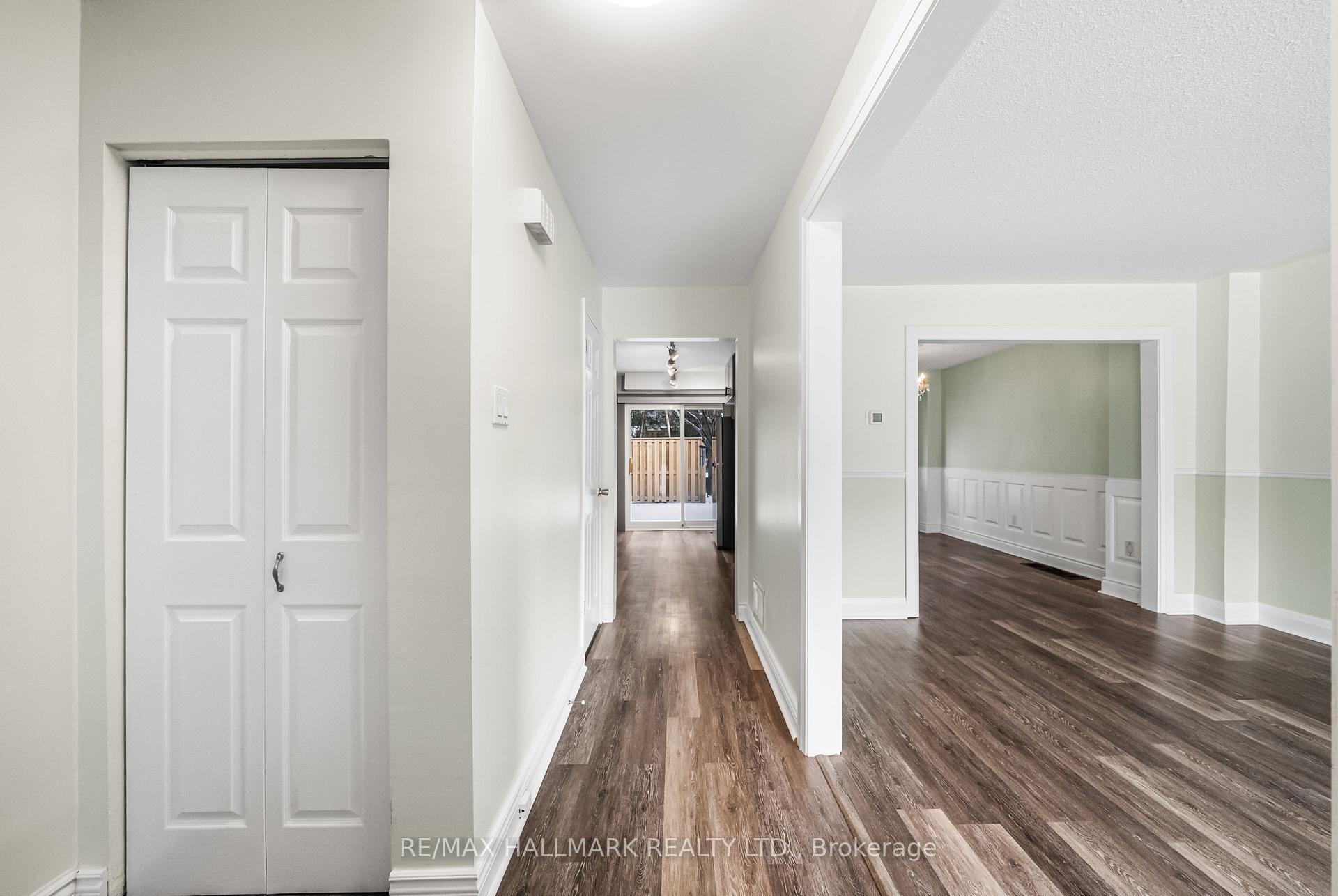 11 Tangle Briar Way, Toronto C15, ON M2J 2M5