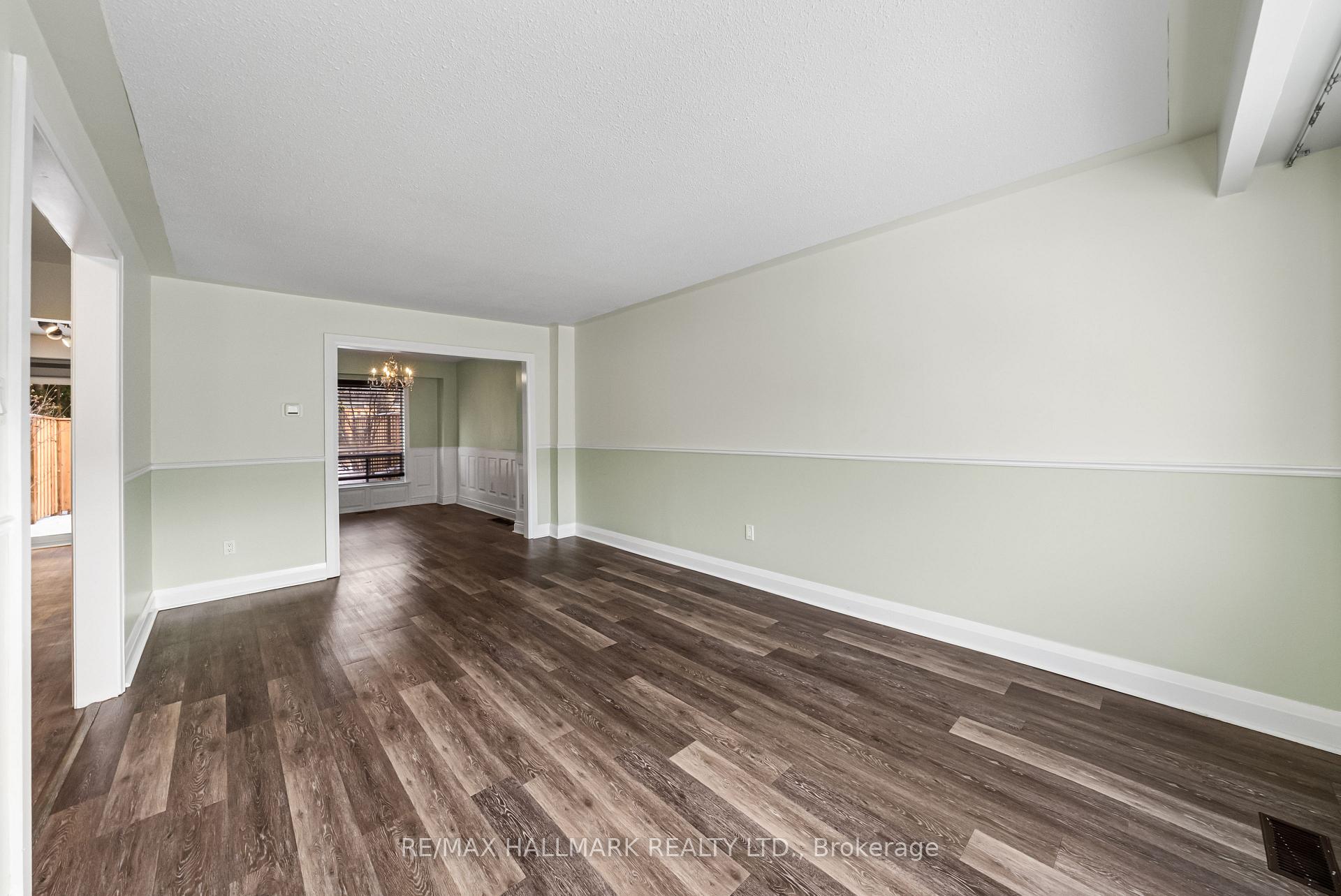 11 Tangle Briar Way, Toronto C15, ON M2J 2M5