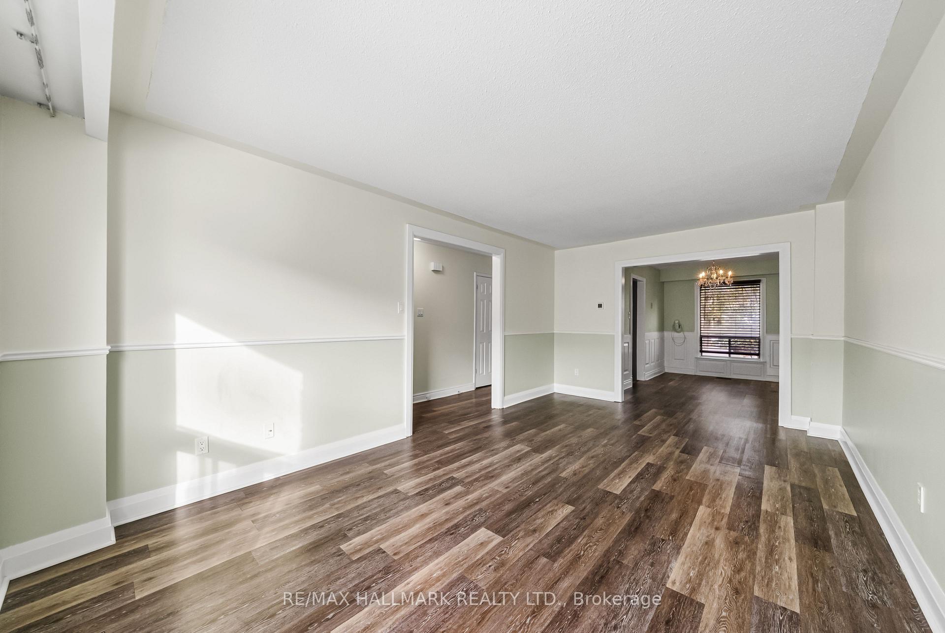 11 Tangle Briar Way, Toronto C15, ON M2J 2M5