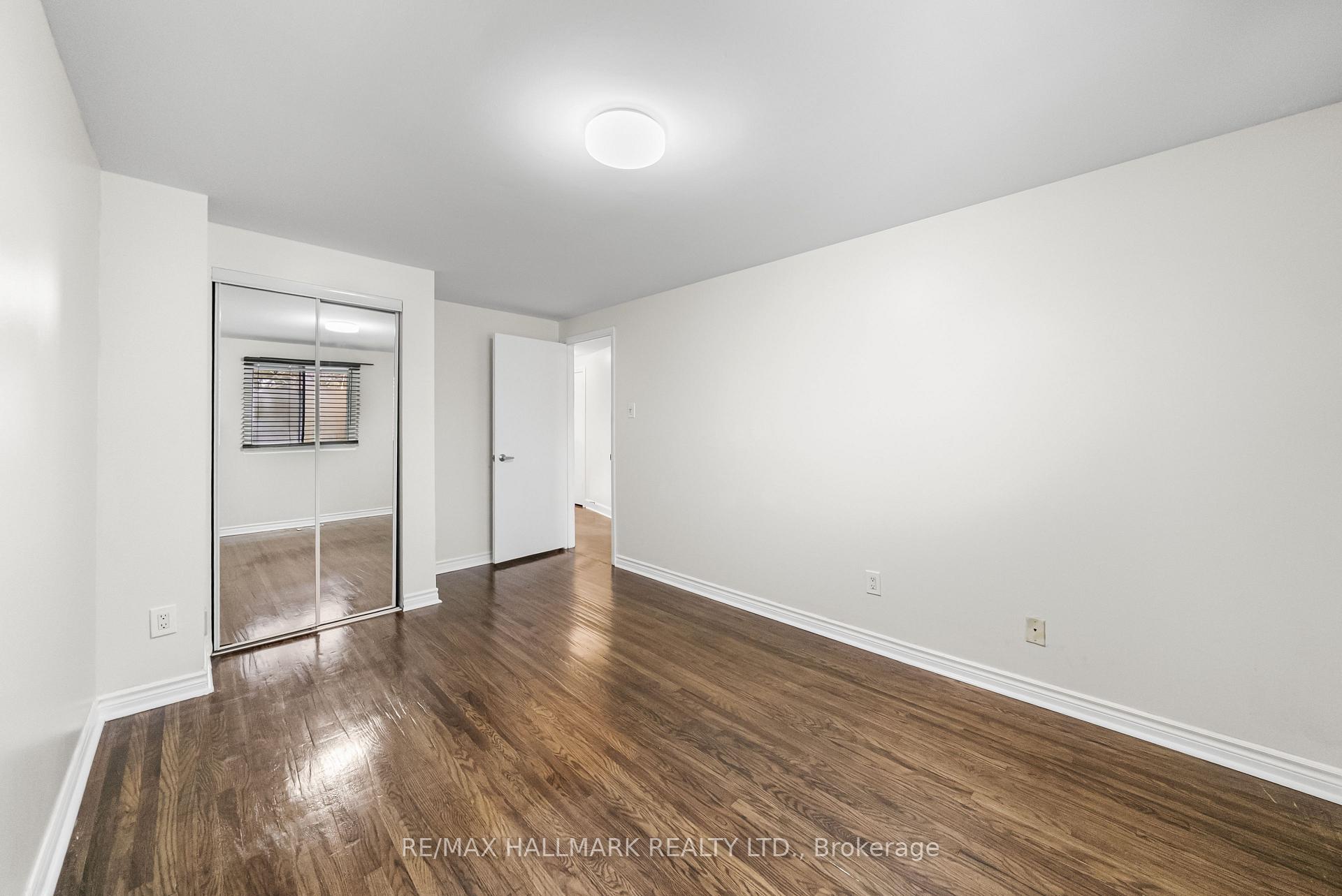 11 Tangle Briar Way, Toronto C15, ON M2J 2M5