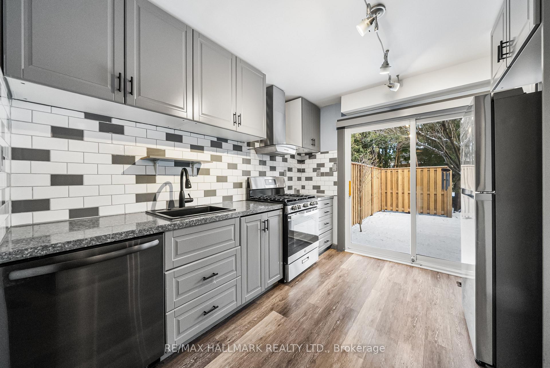 11 Tangle Briar Way, Toronto C15, ON M2J 2M5