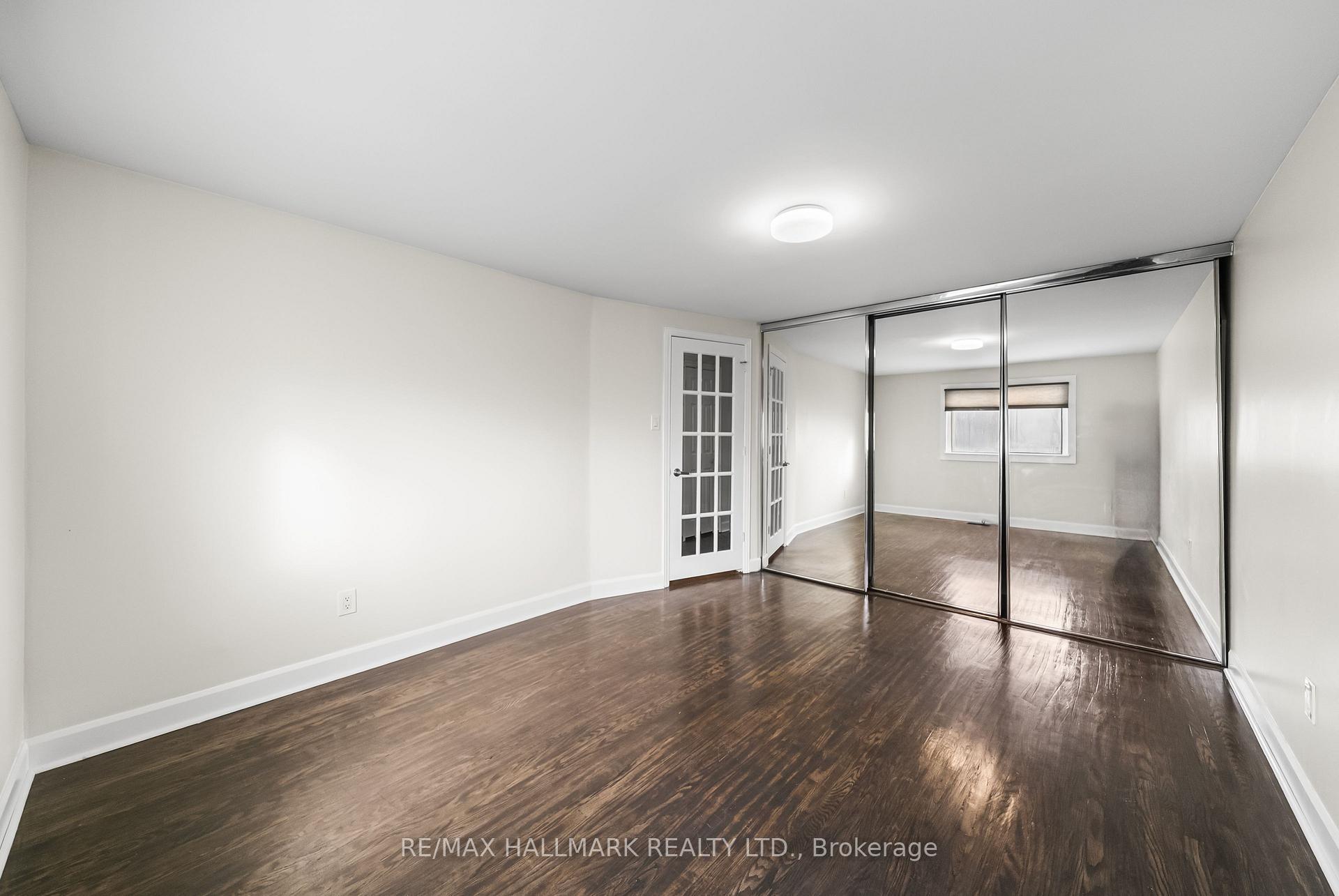 11 Tangle Briar Way, Toronto C15, ON M2J 2M5