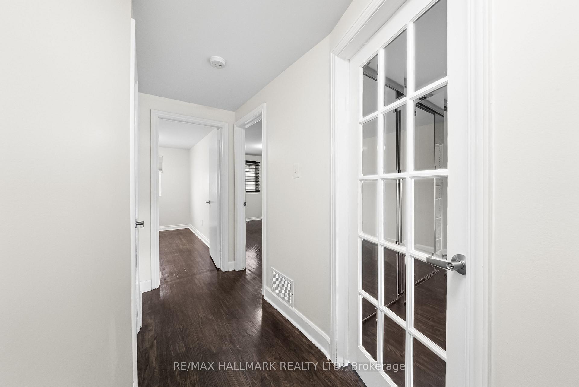 11 Tangle Briar Way, Toronto C15, ON M2J 2M5