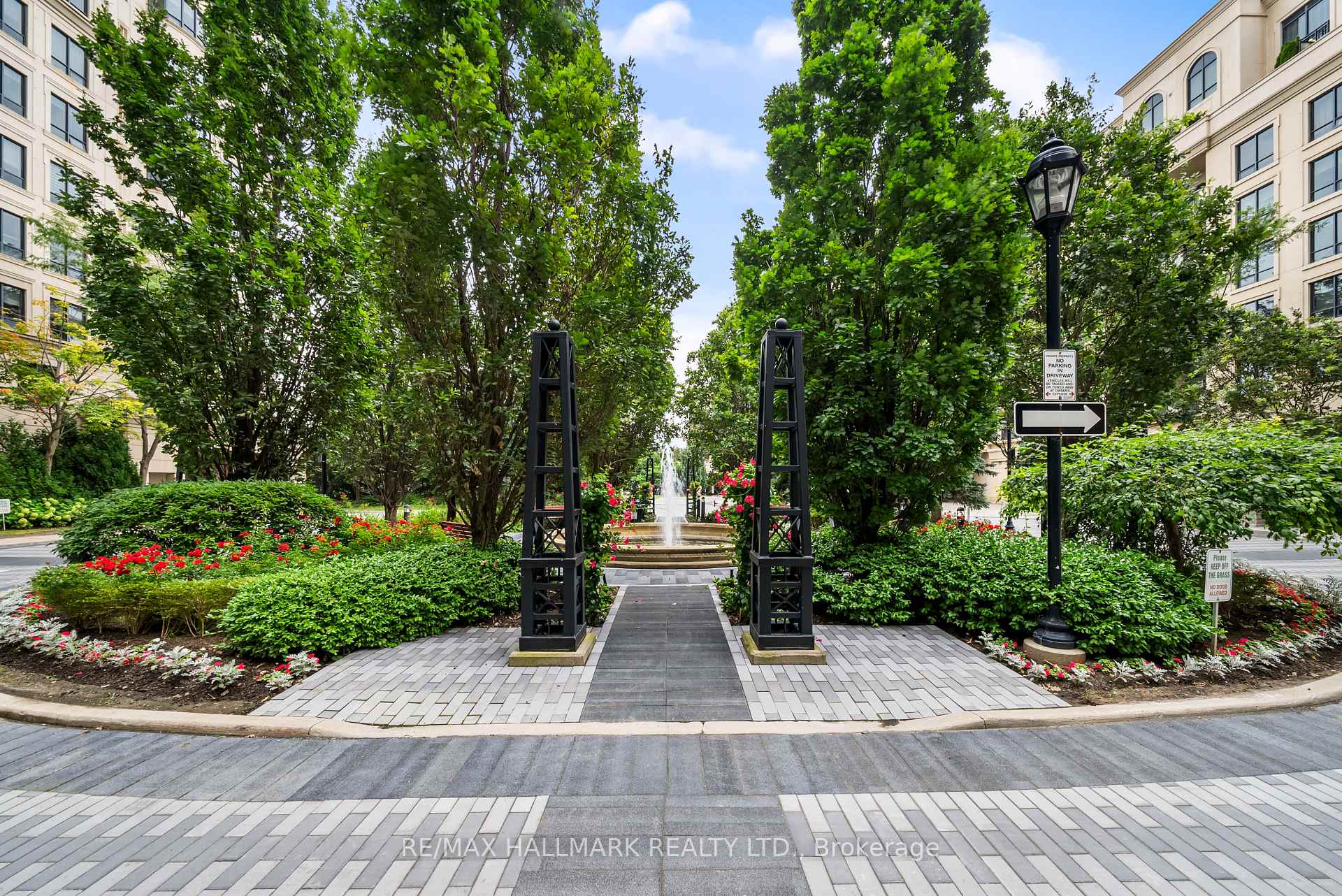 660 Sheppard Avenue E 601