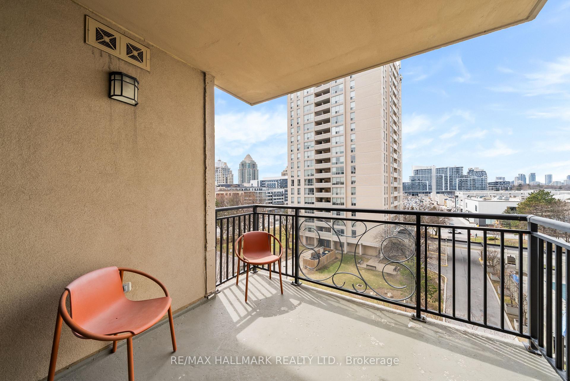 660 Sheppard Avenue E 601