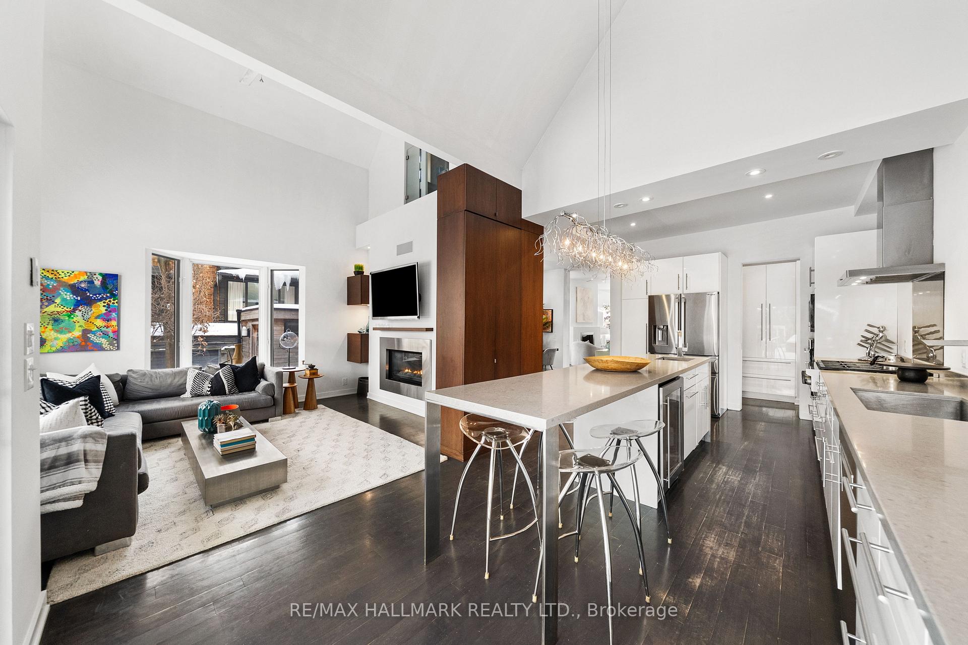 26 Lytton Boulevard