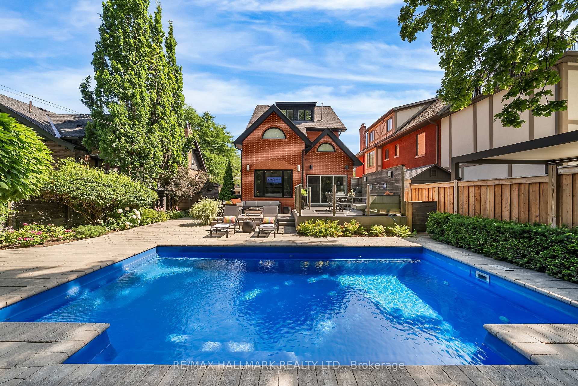 26 Lytton Boulevard
