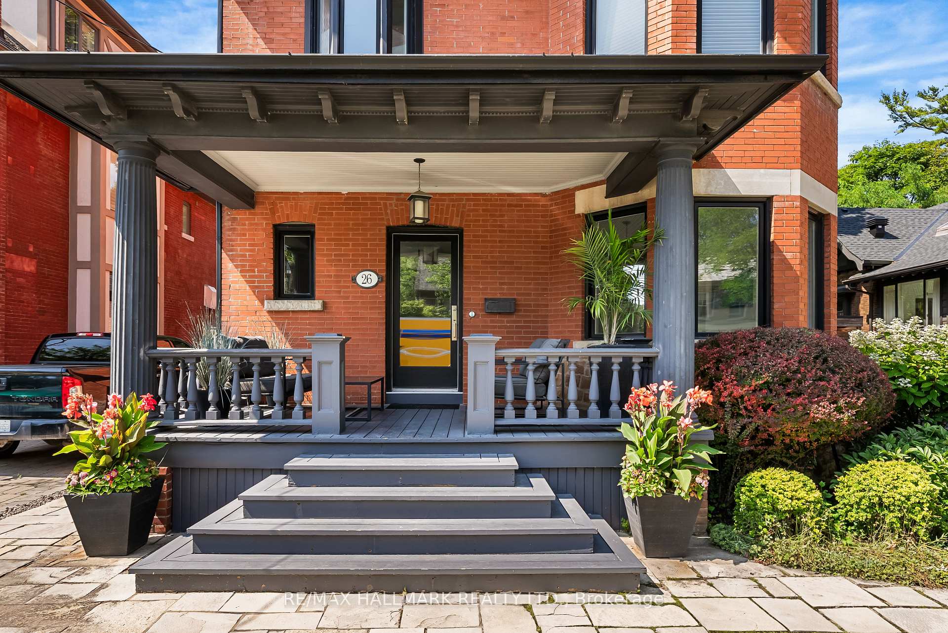 26 Lytton Boulevard