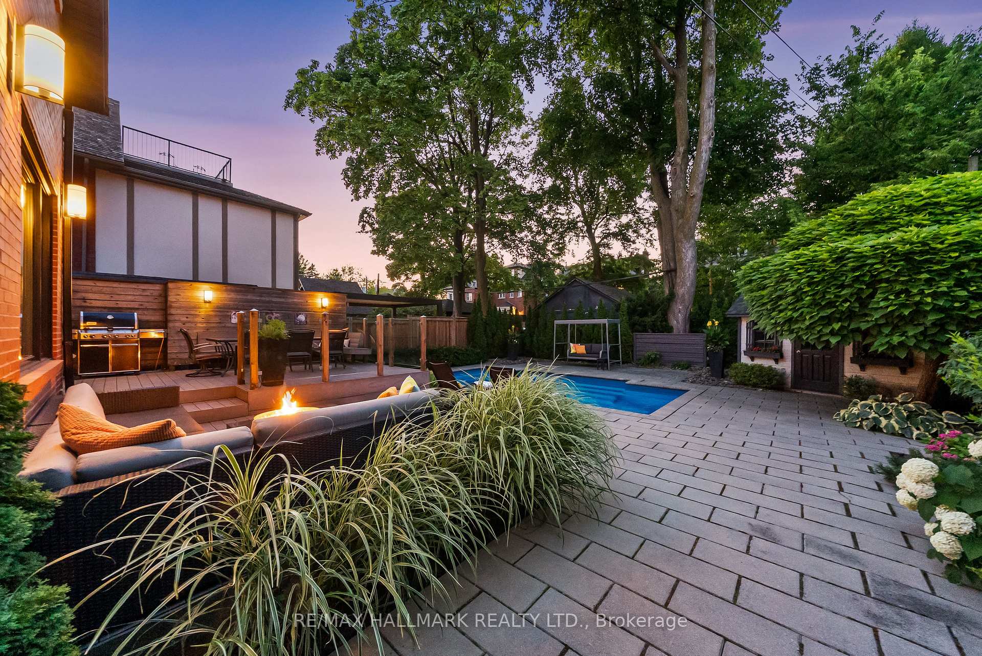 26 Lytton Boulevard