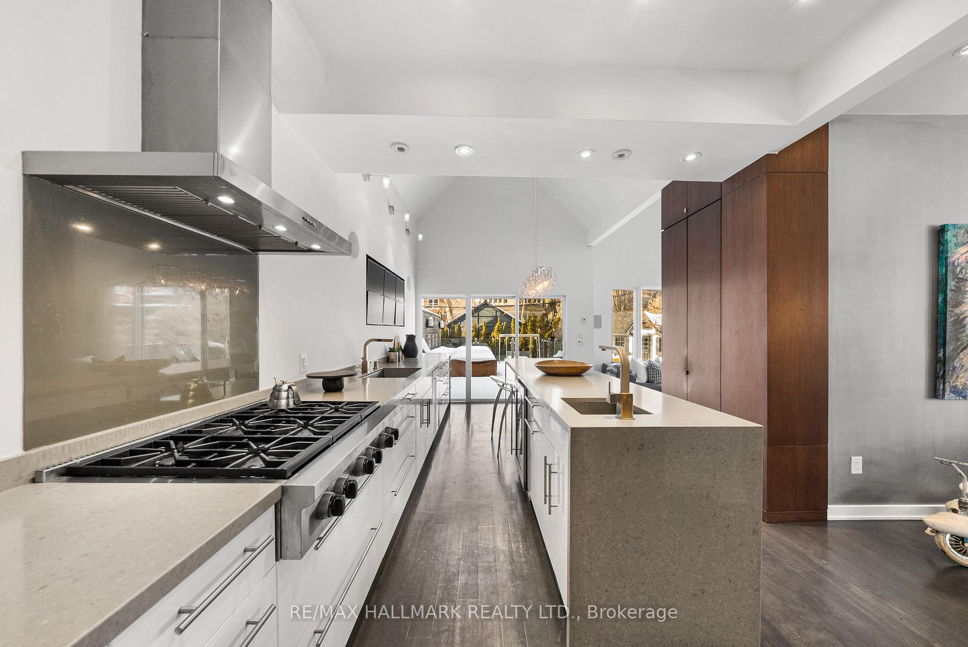 26 Lytton Boulevard
