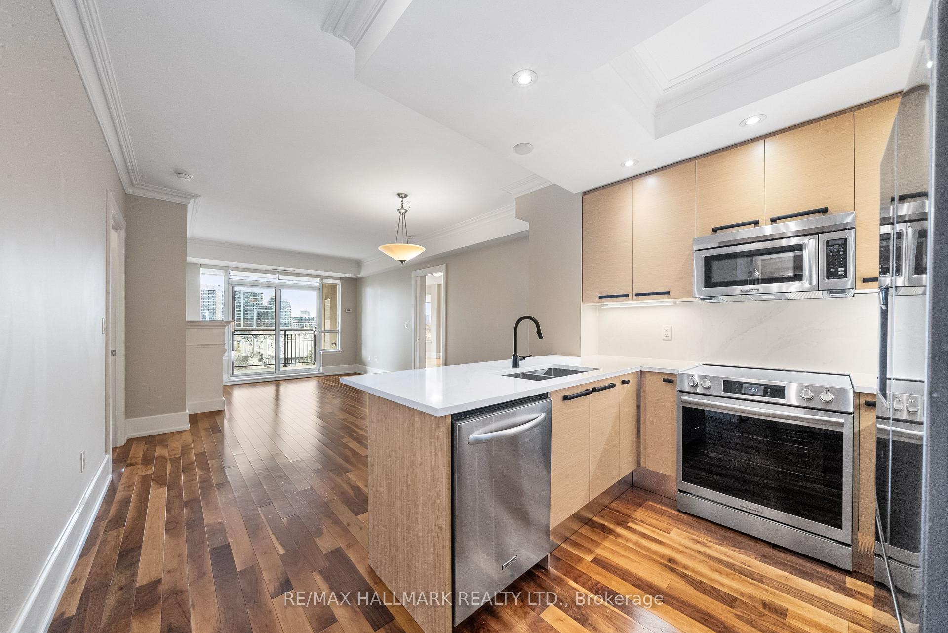 660 Sheppard Avenue E 601