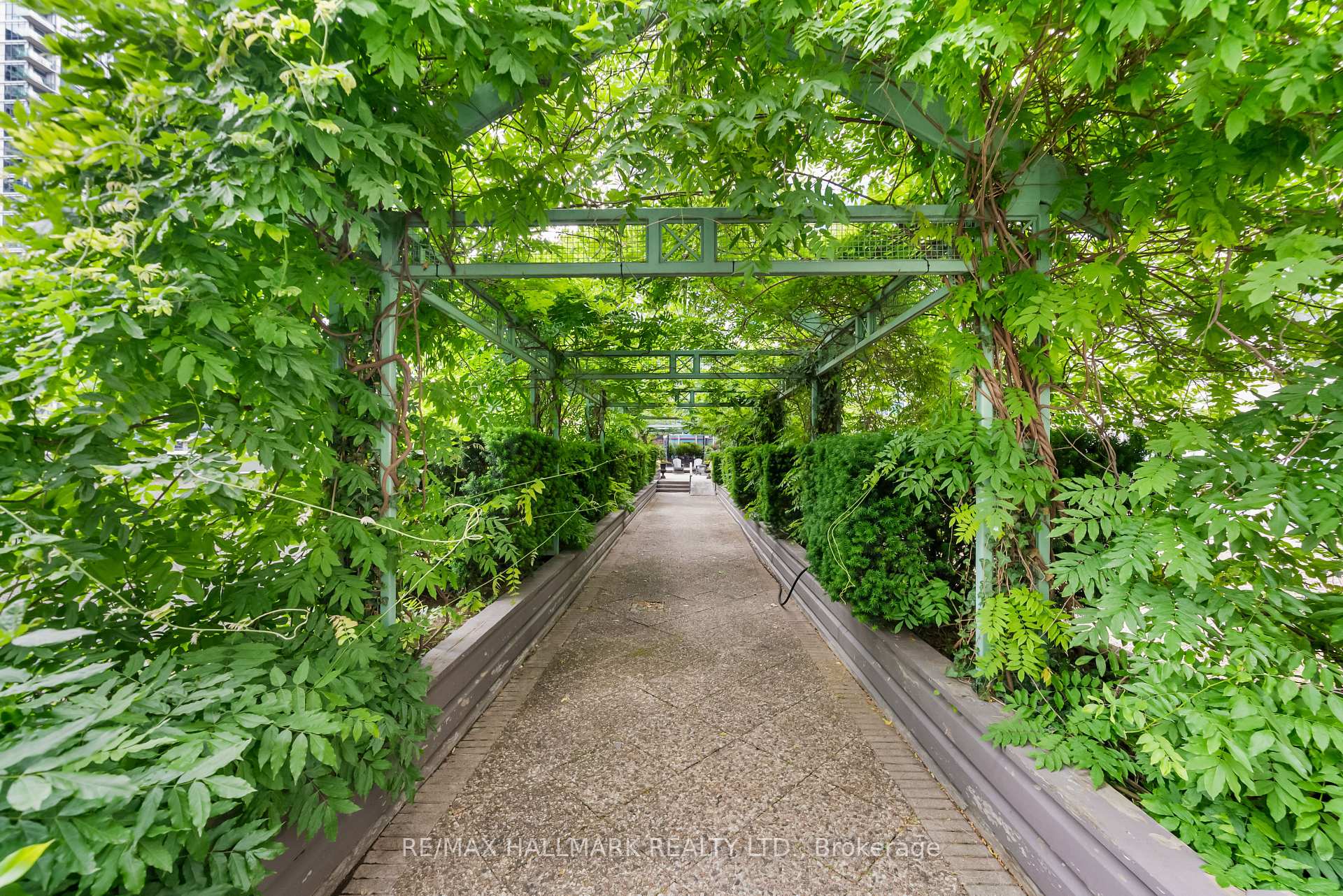 7 Broadway Avenue 506