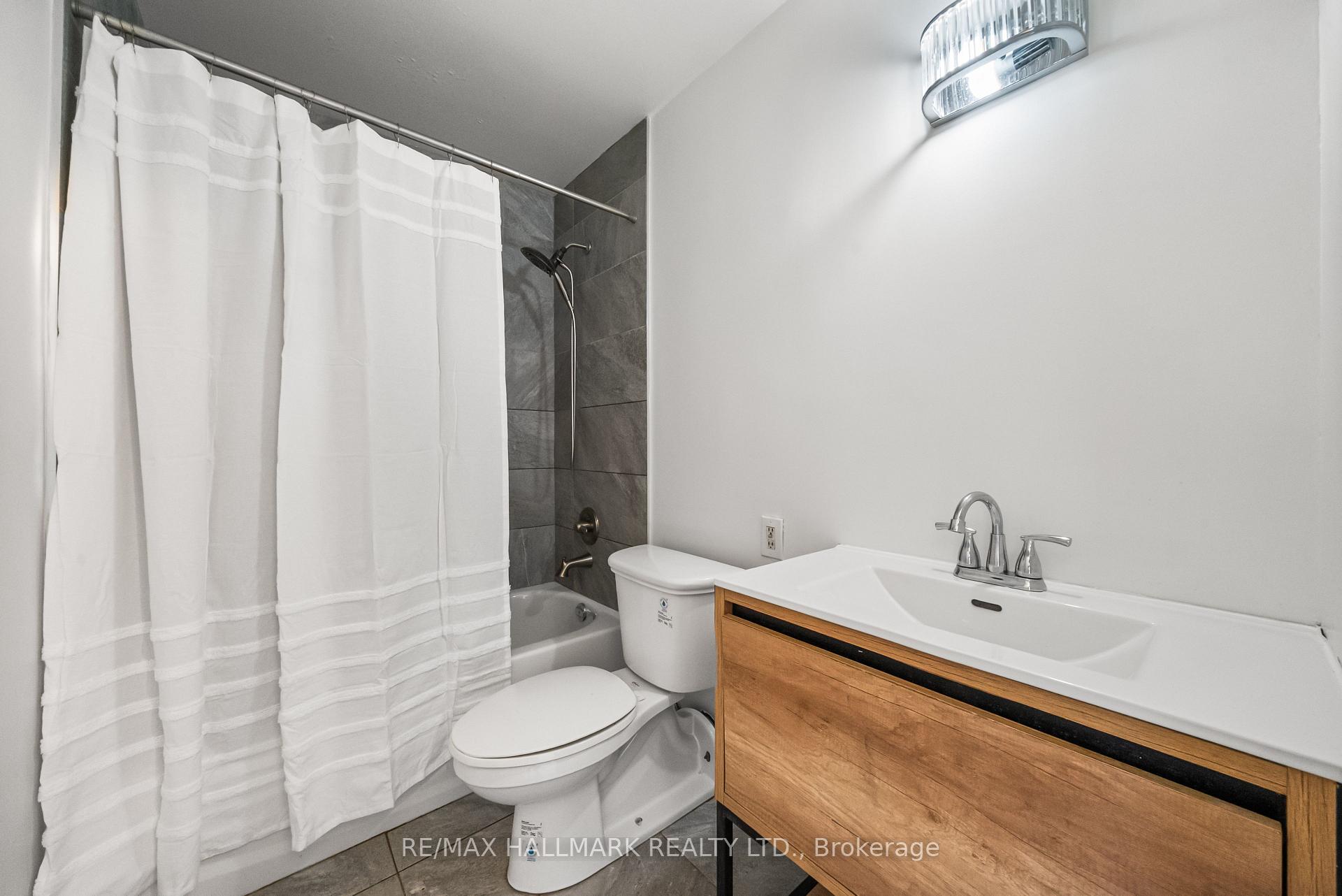 725 Don Mills Road 304, Toronto Unit: 304