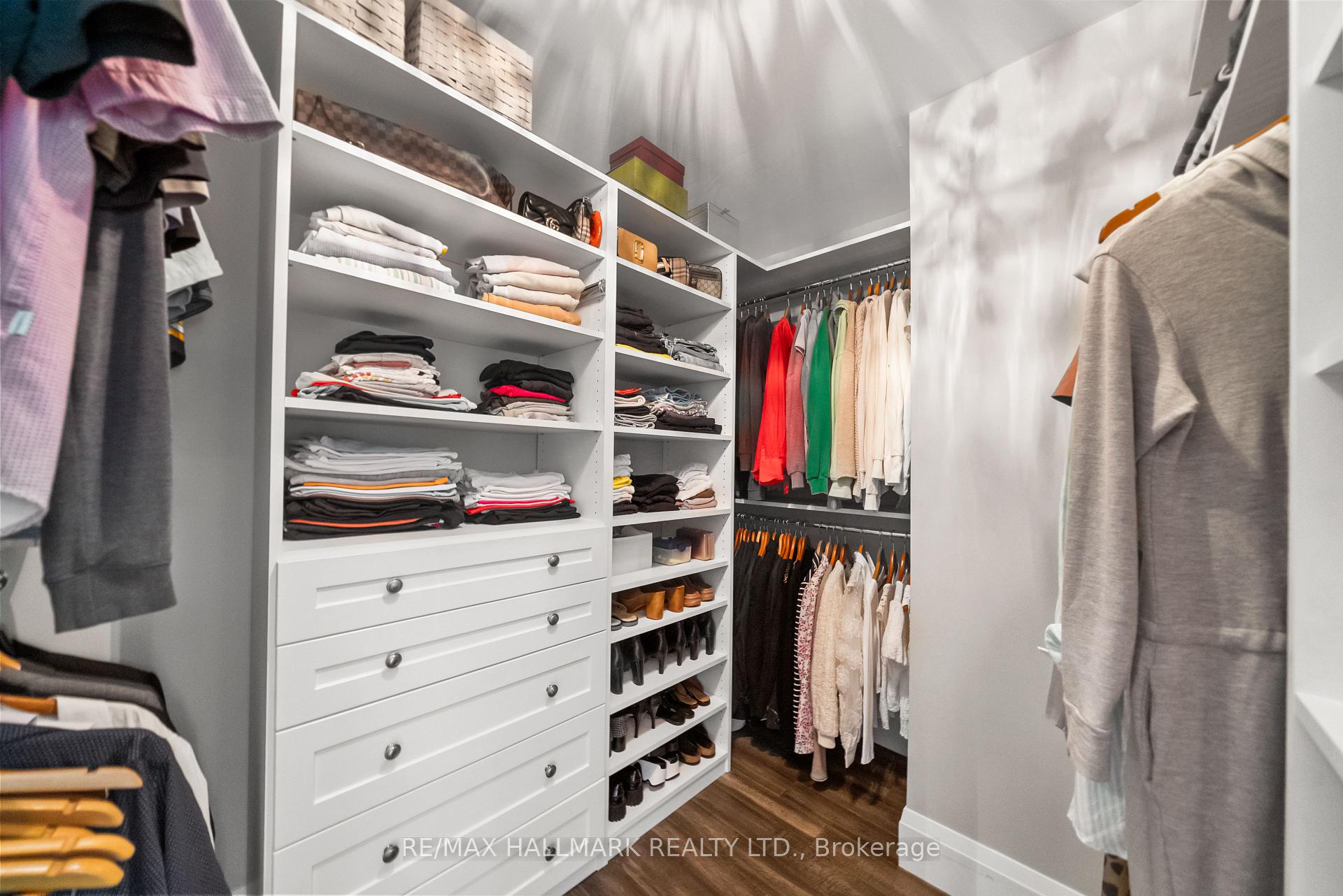 214 Divadale Drive, Toronto