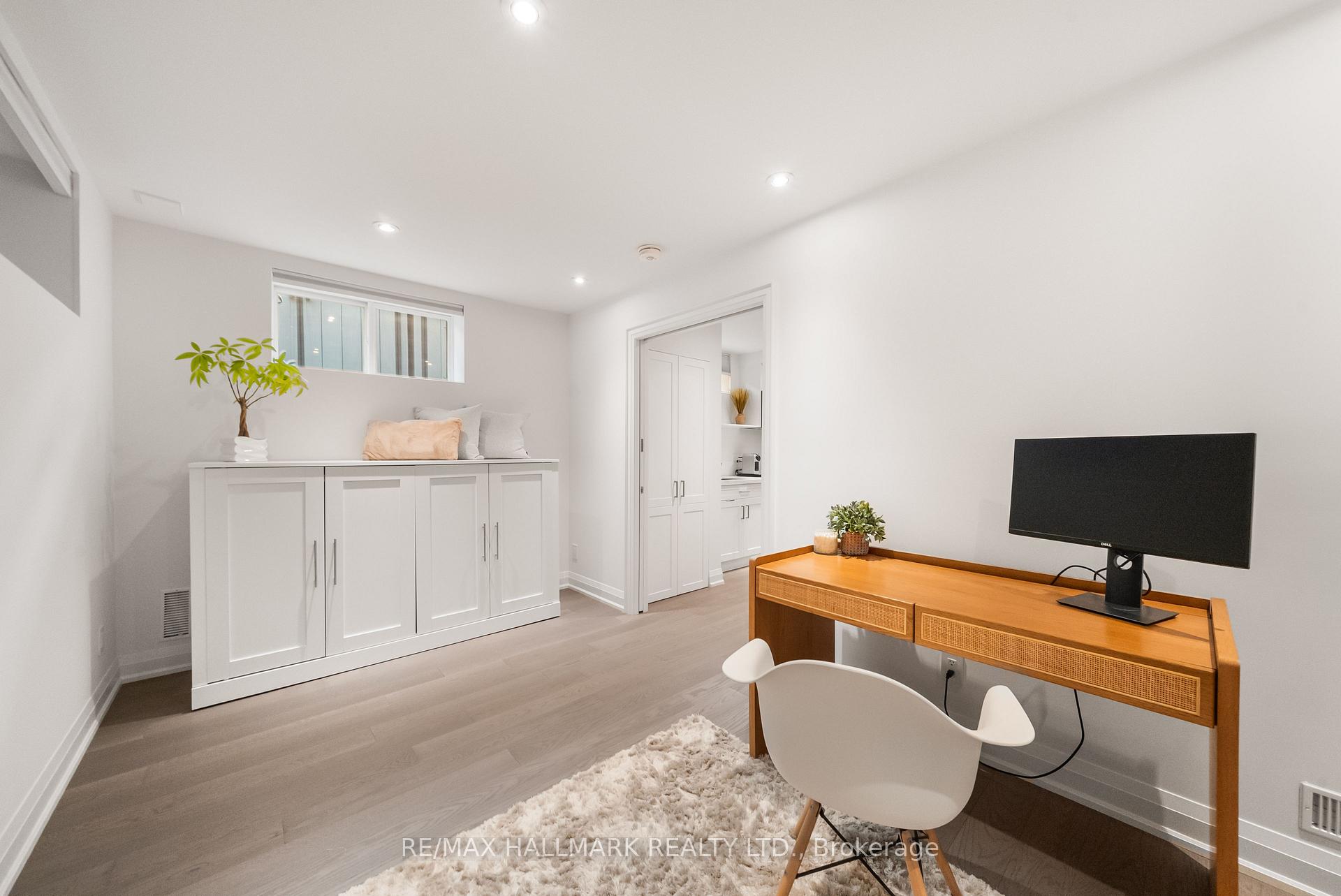 214 Divadale Drive, Toronto
