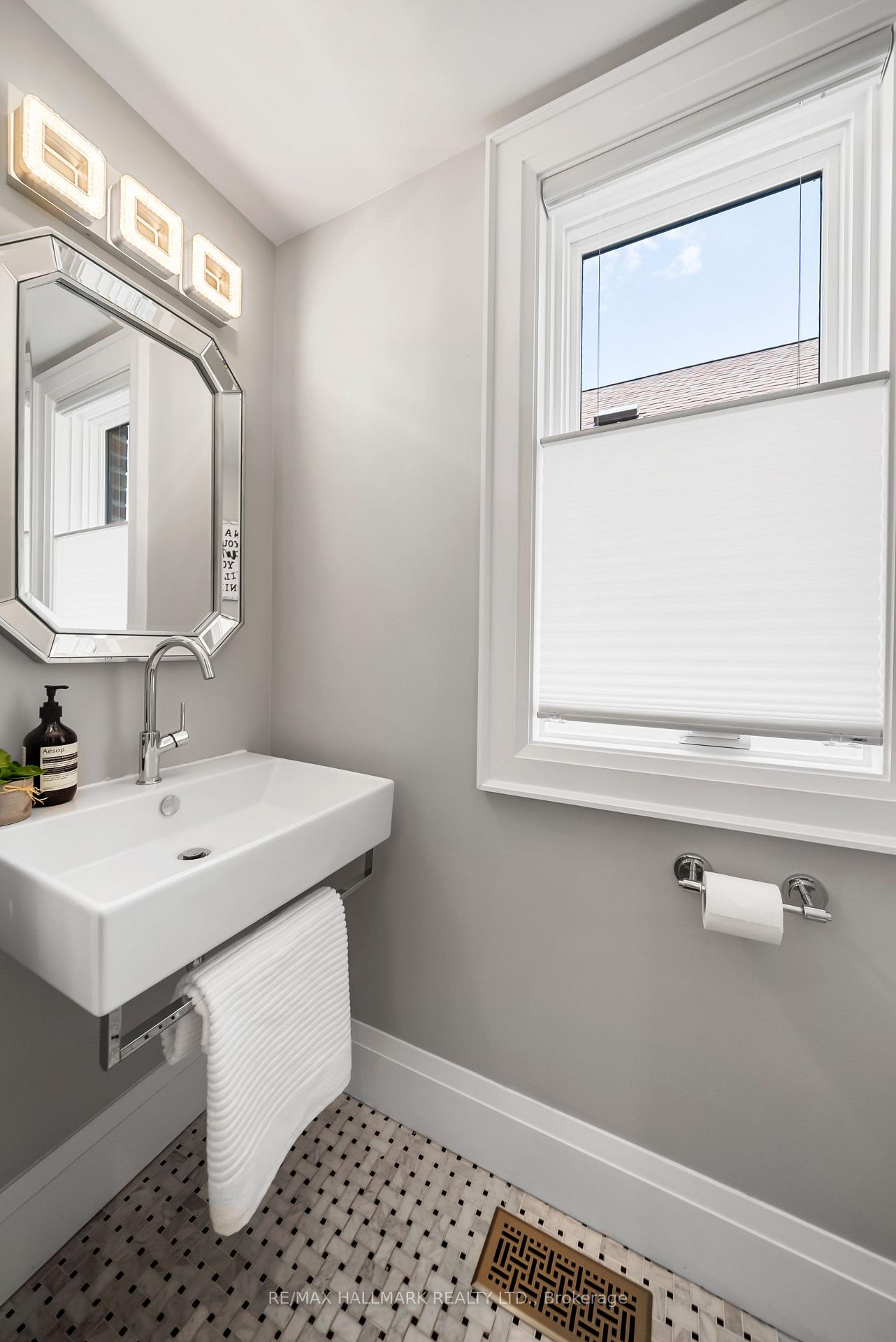 214 Divadale Drive, Toronto