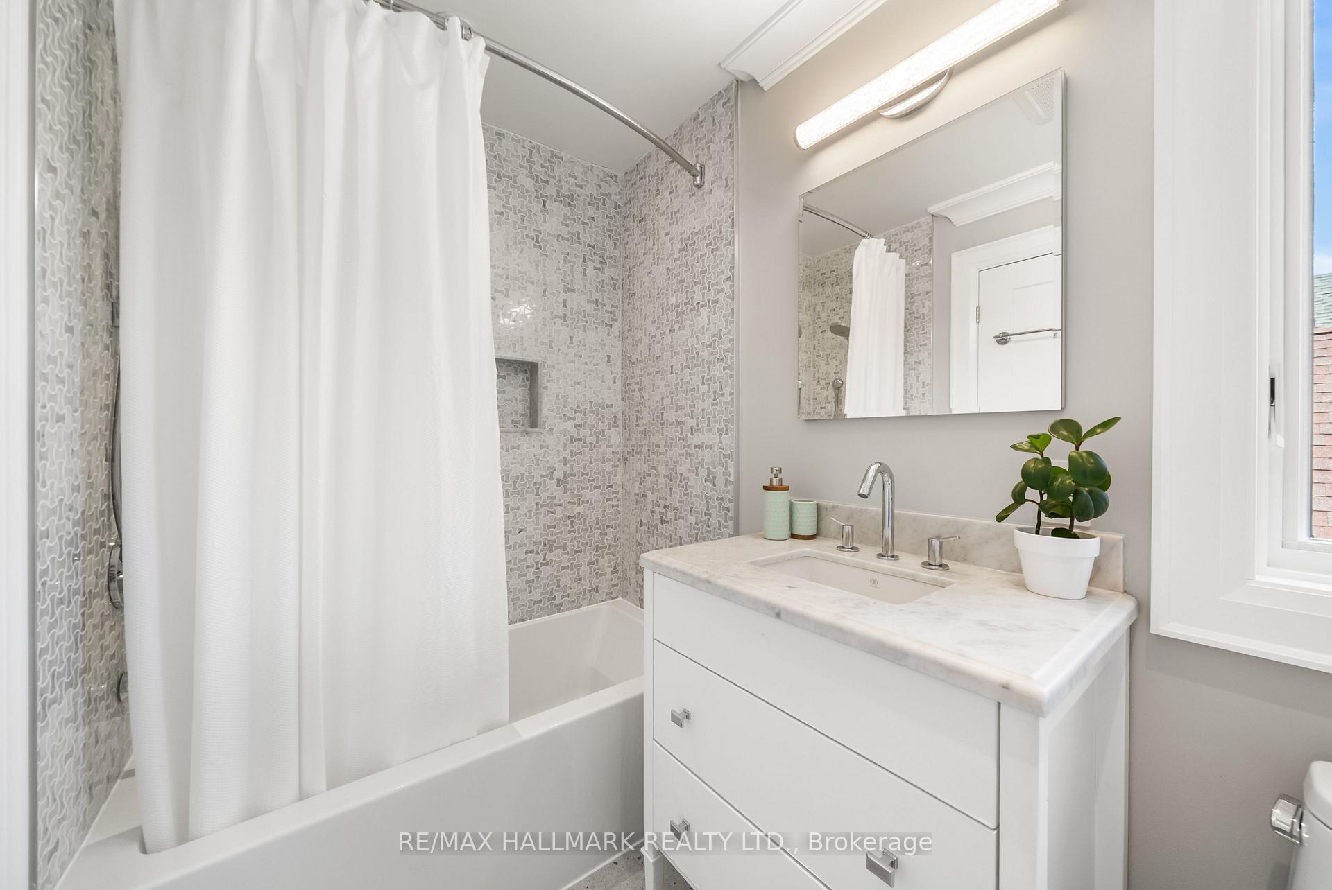 214 Divadale Drive, Toronto