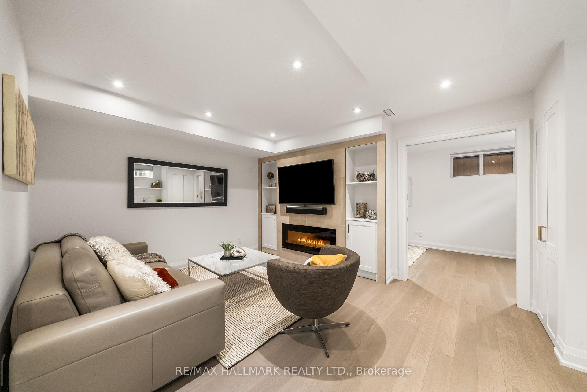 214 Divadale Drive, Toronto