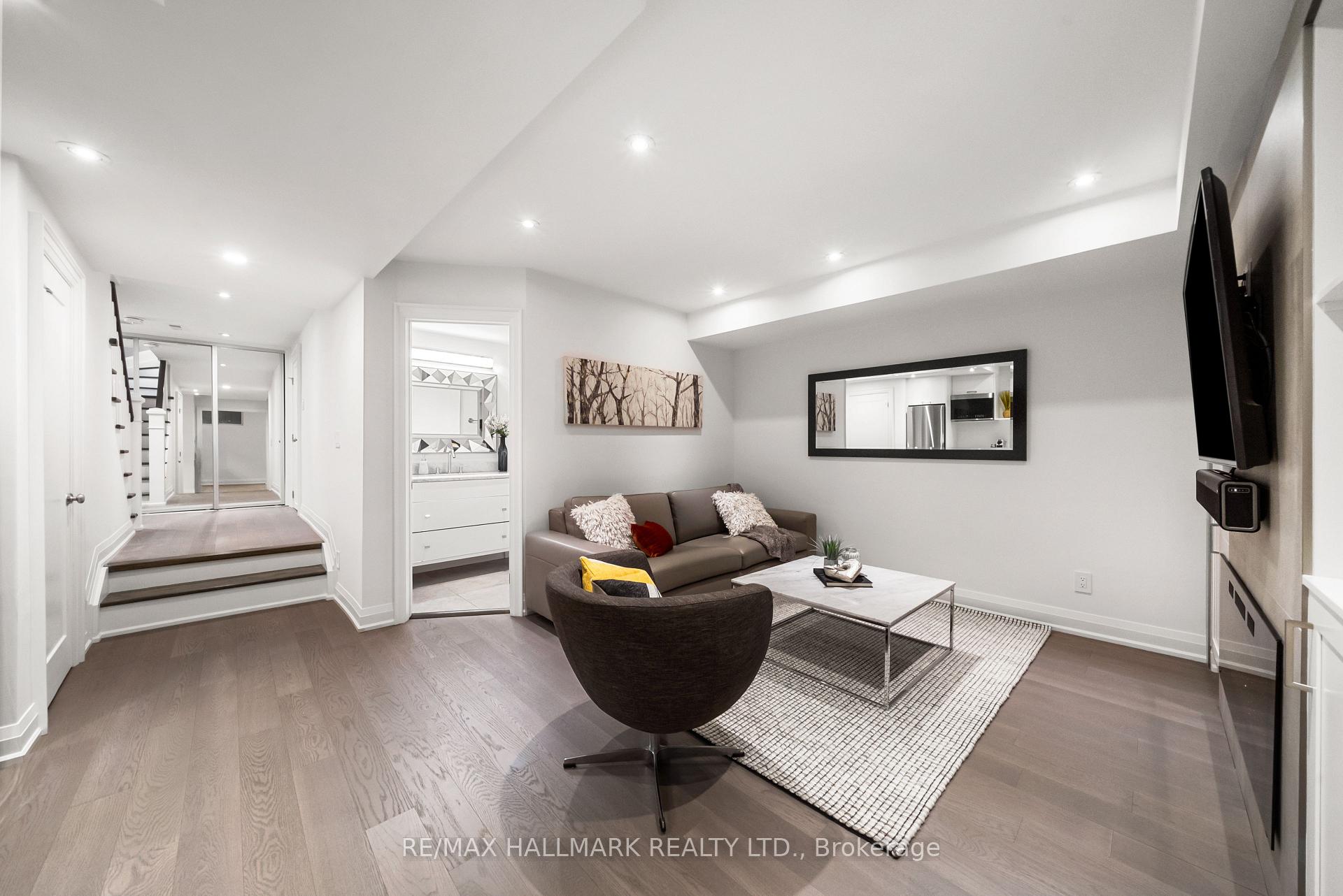 214 Divadale Drive, Toronto