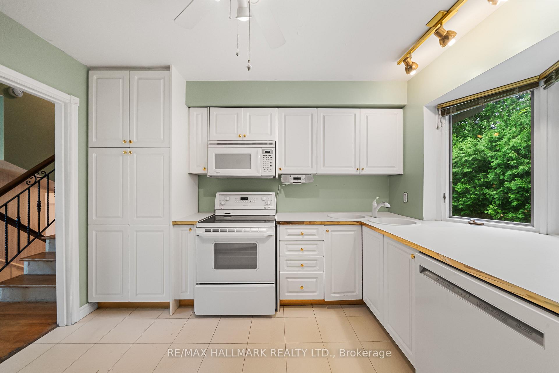 17 Greenyards Drive, Toronto