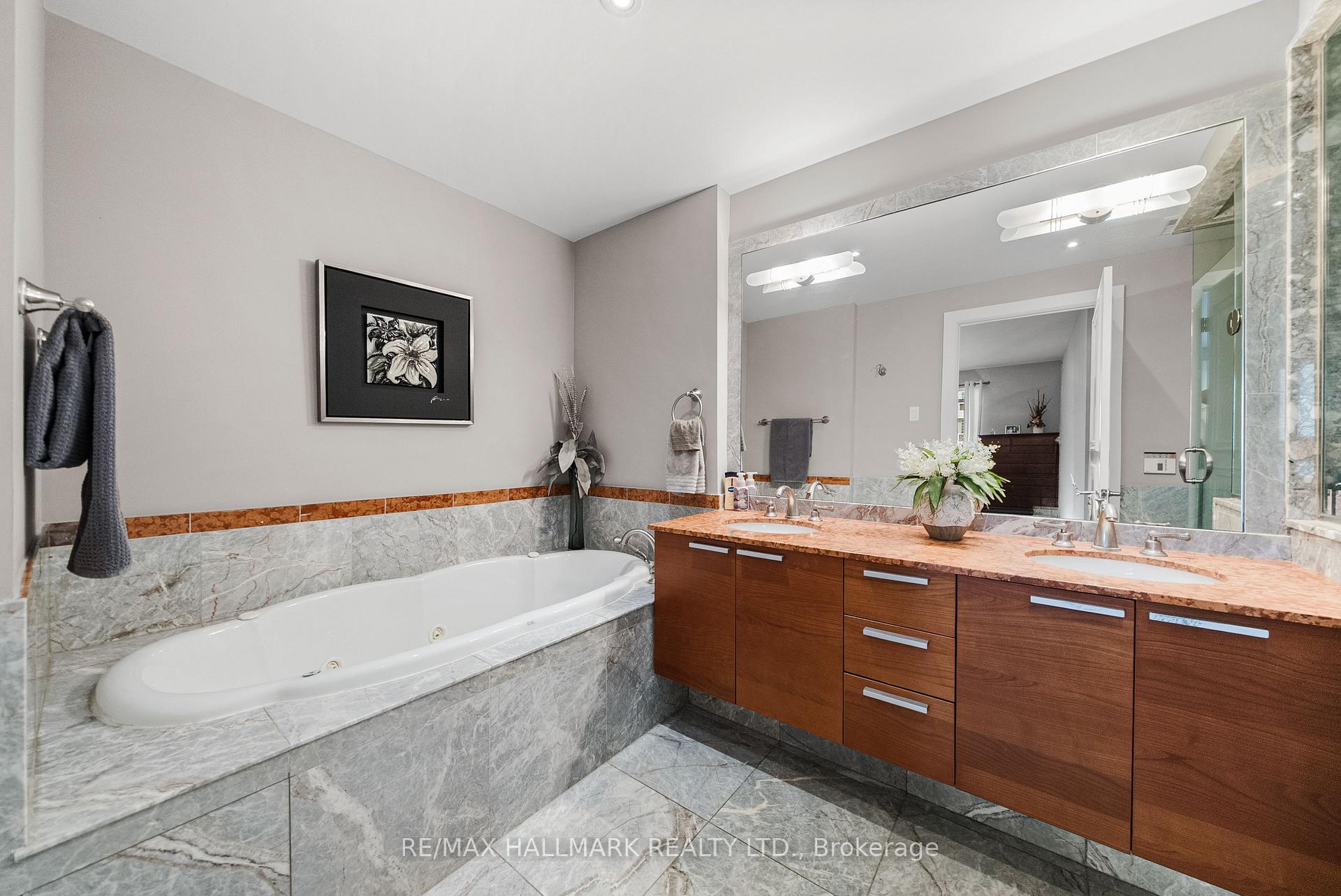 662 Sheppard Avenue E 807C, Toronto Unit: 807C