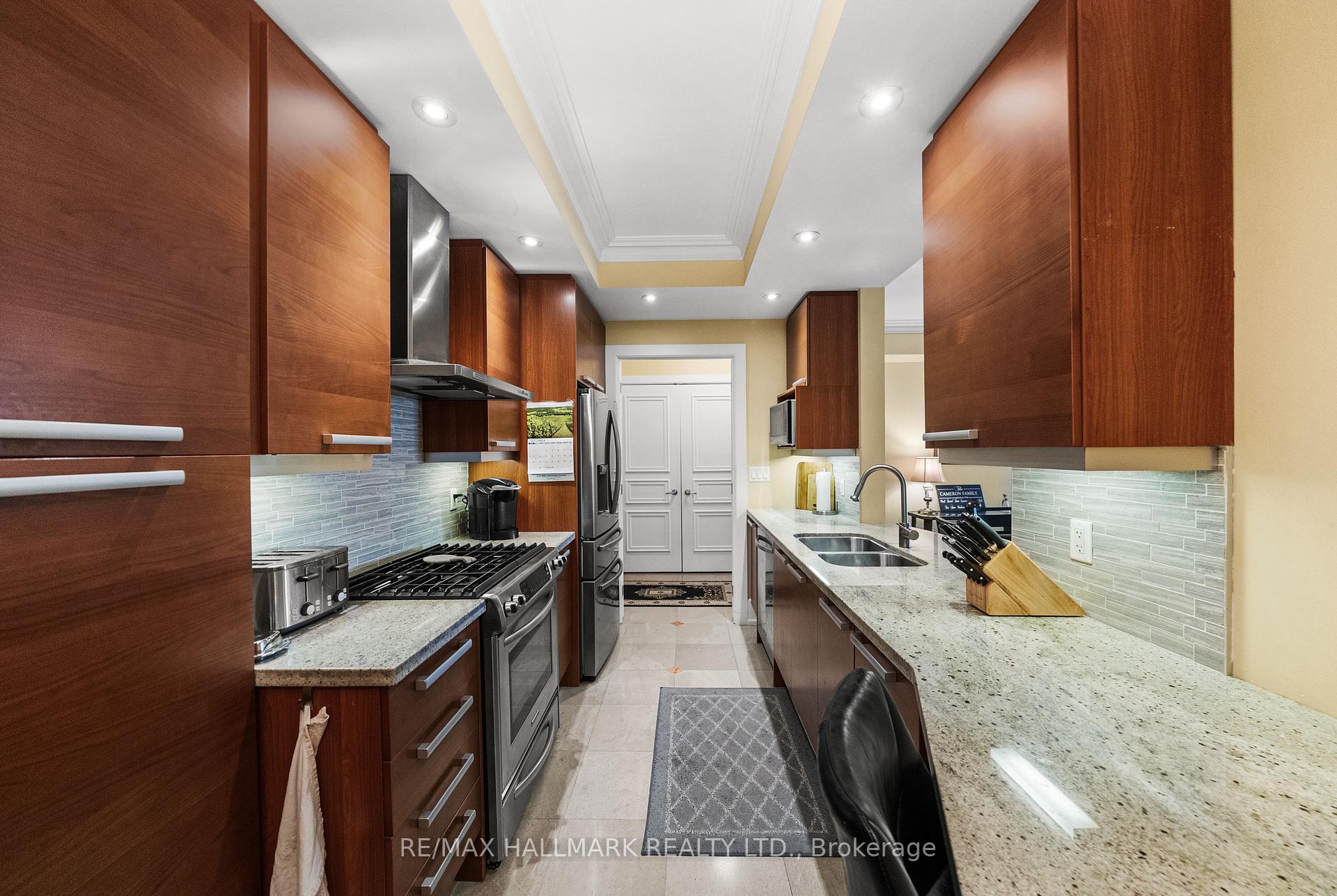 662 Sheppard Avenue E 807C, Toronto Unit: 807C