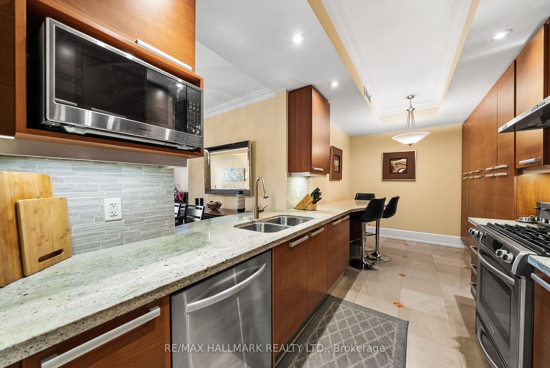 662 Sheppard Avenue E 807C, Toronto Unit: 807C