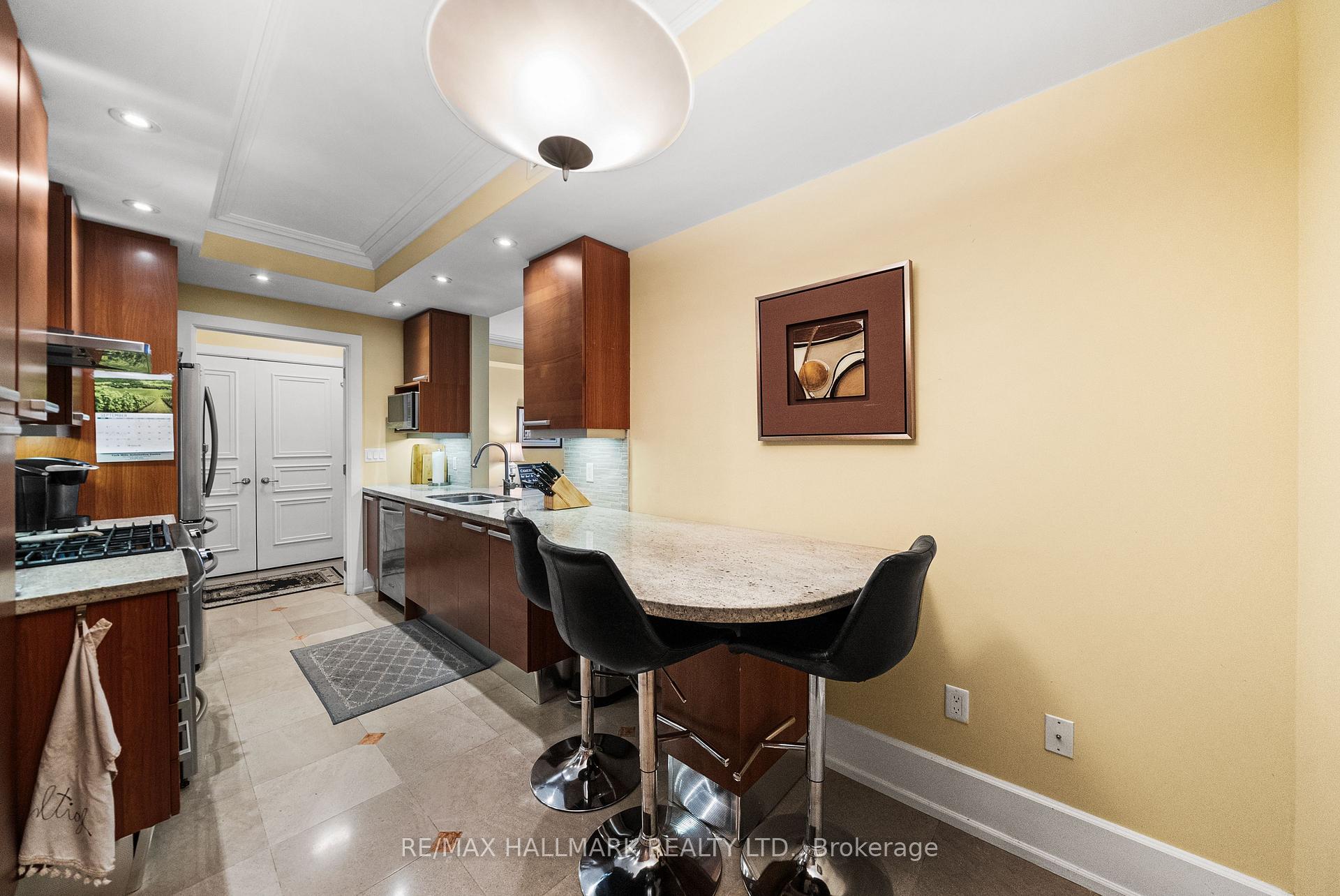 662 Sheppard Avenue E 807C, Toronto Unit: 807C