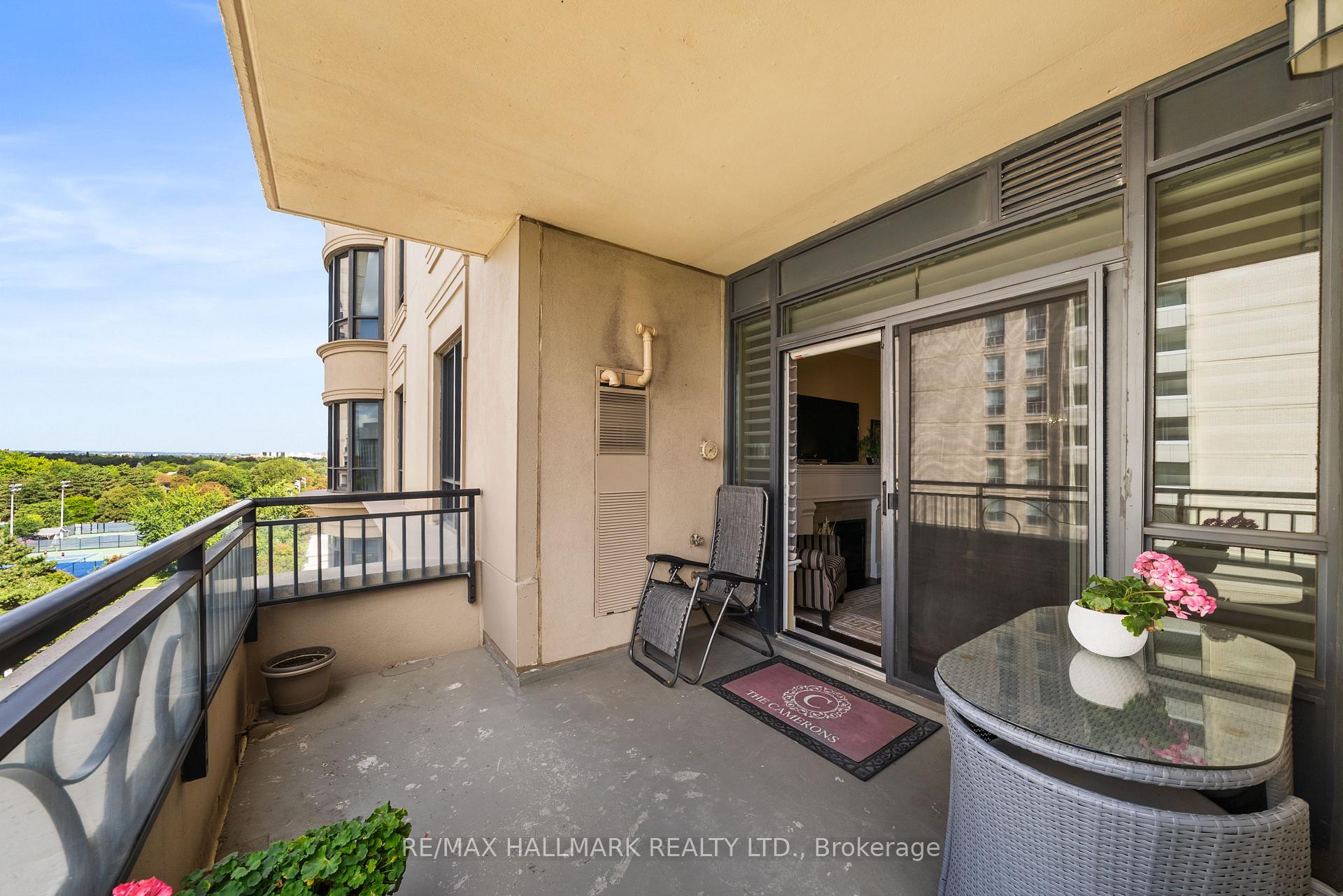 662 Sheppard Avenue E 807C, Toronto Unit: 807C
