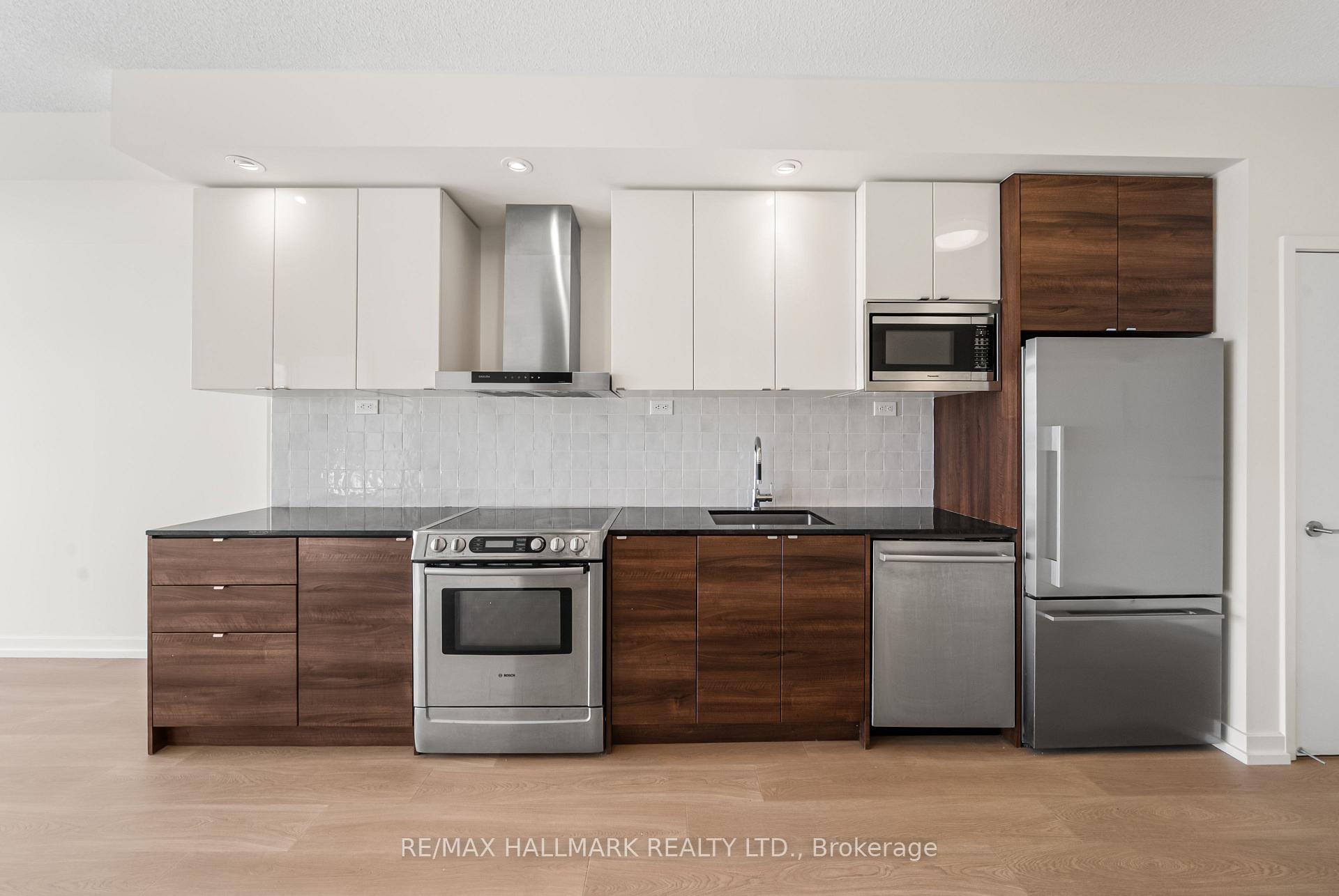 121 McMahon Drive 3102, Toronto Unit: 3102