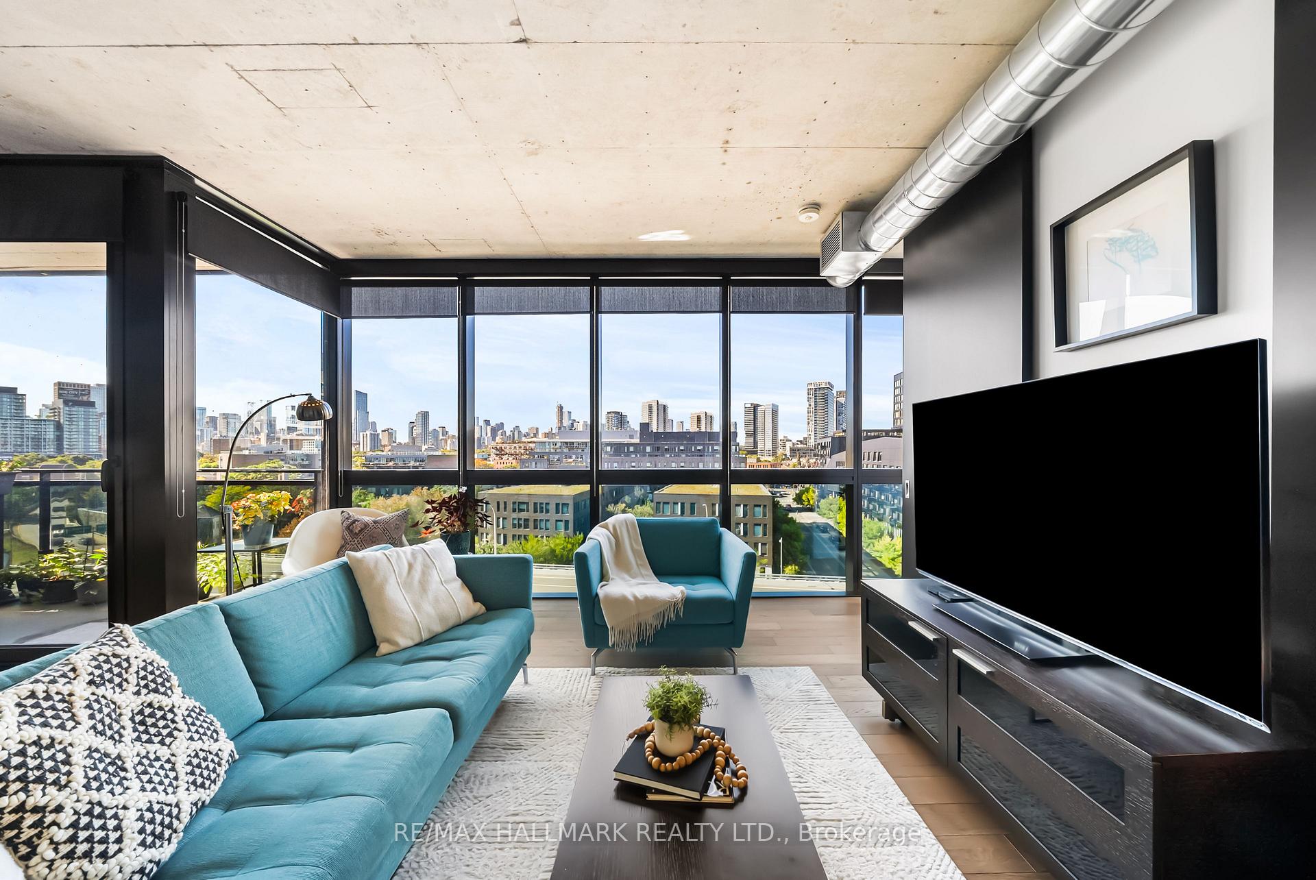 21 Lawren Harris Square 709, Toronto Unit: 709
