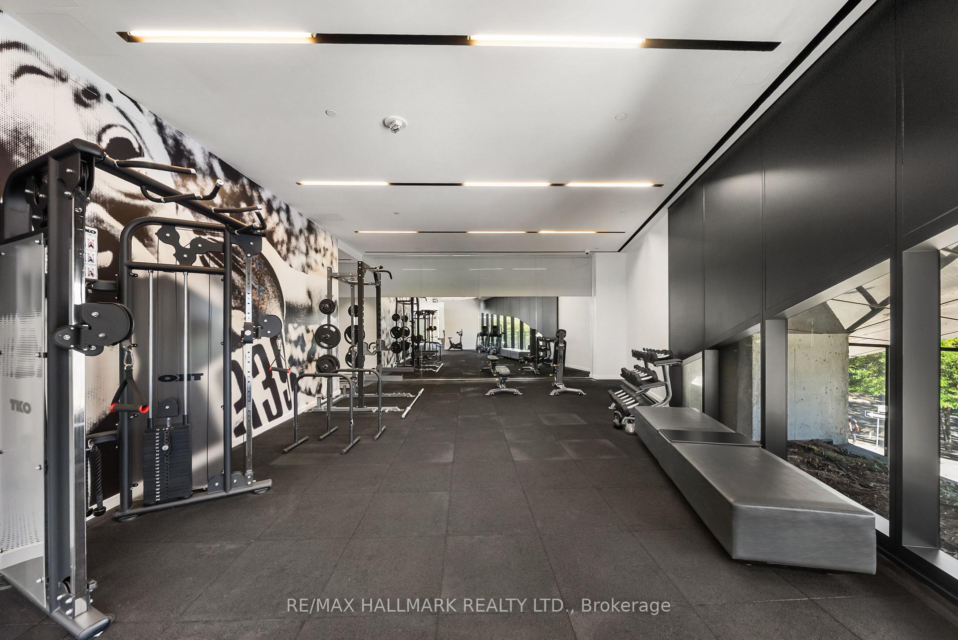 21 Lawren Harris Square 709, Toronto Unit: 709