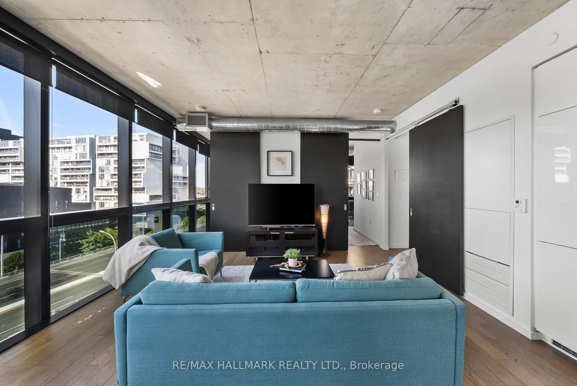 21 Lawren Harris Square 709, Toronto Unit: 709