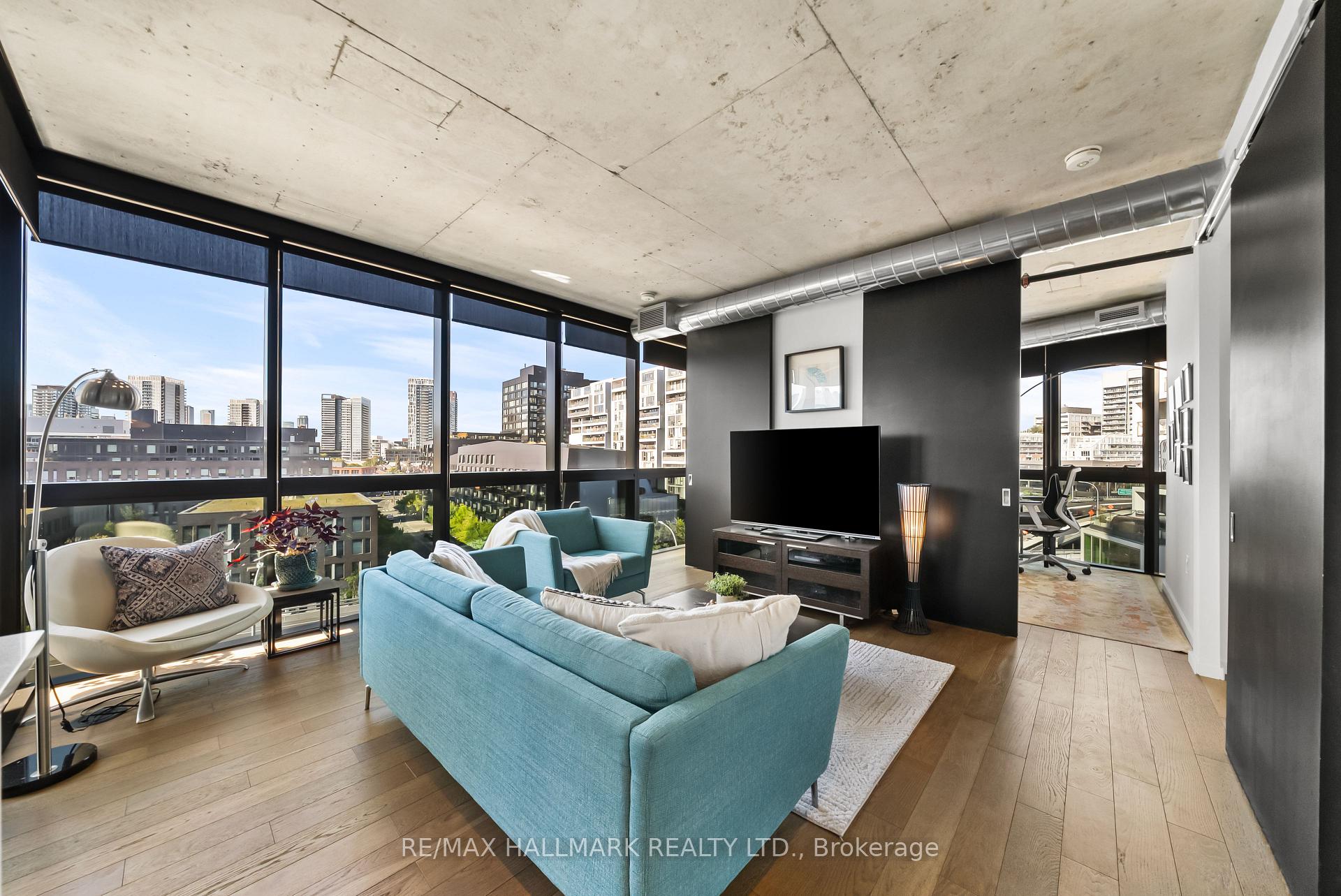 21 Lawren Harris Square 709, Toronto Unit: 709