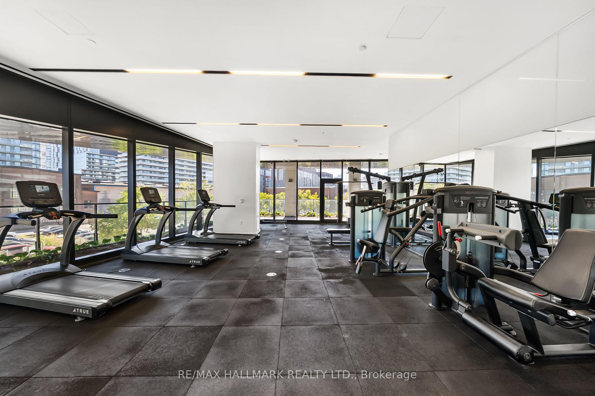21 Lawren Harris Square 709, Toronto Unit: 709