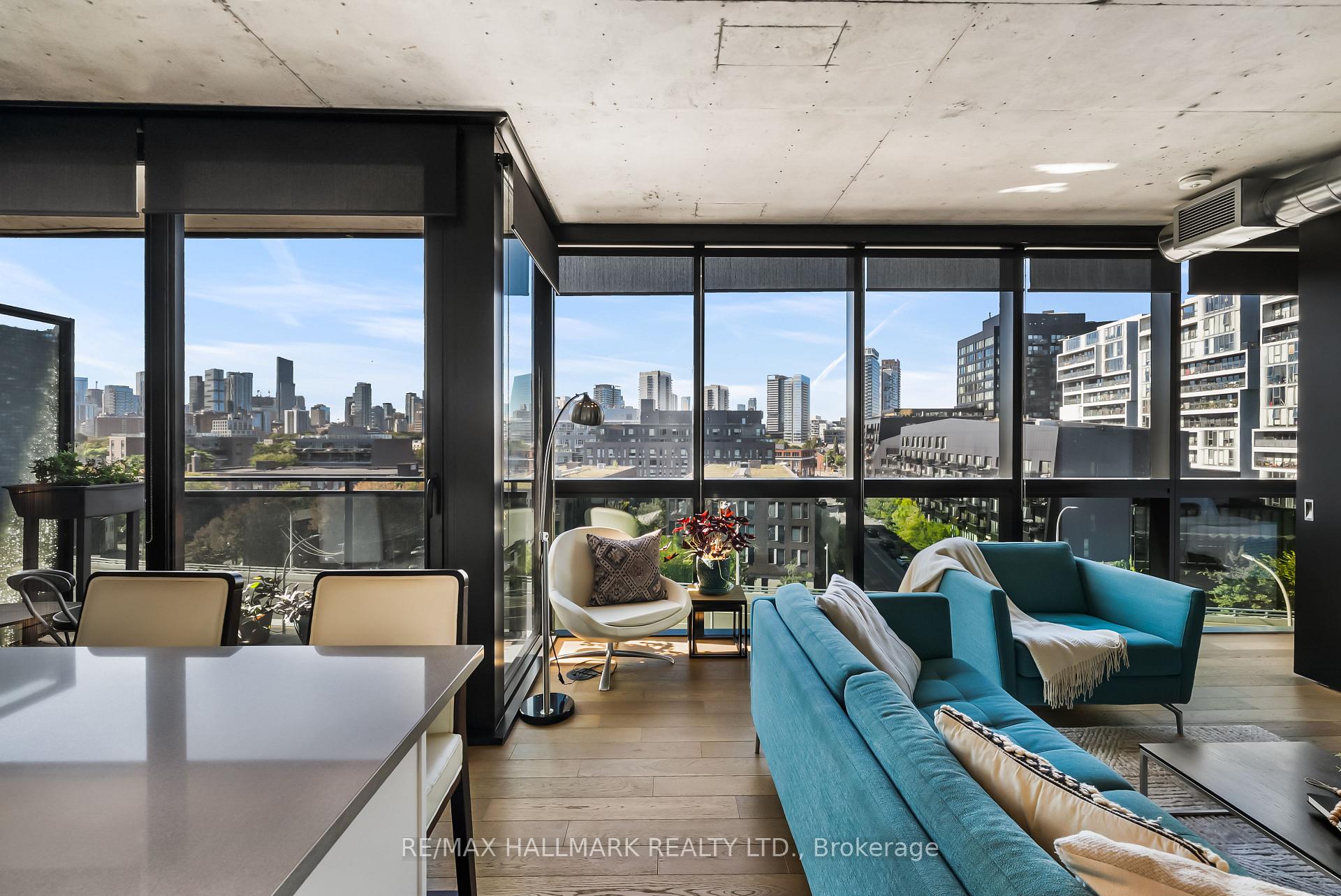 21 Lawren Harris Square 709, Toronto Unit: 709