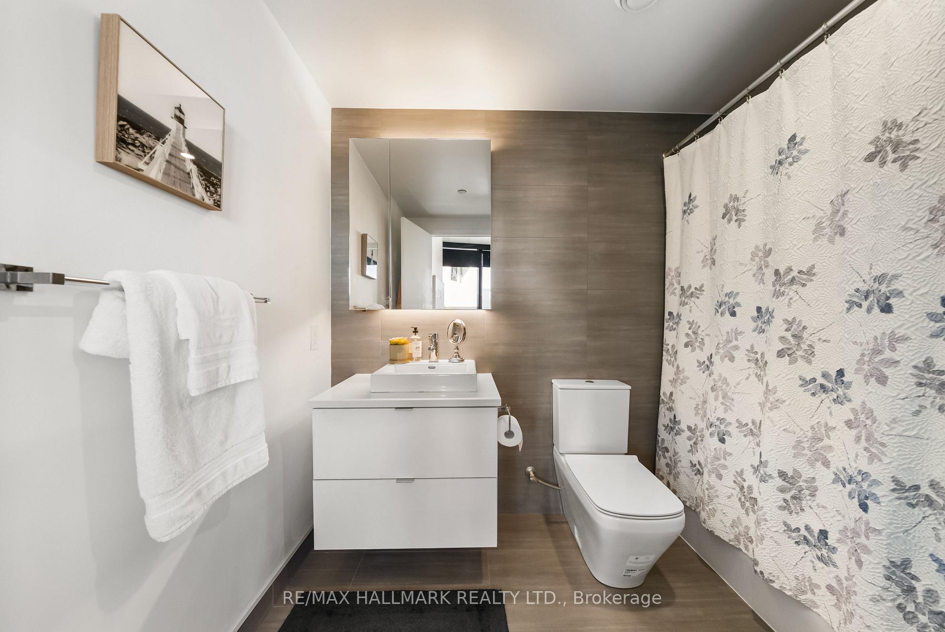 21 Lawren Harris Square 709, Toronto Unit: 709