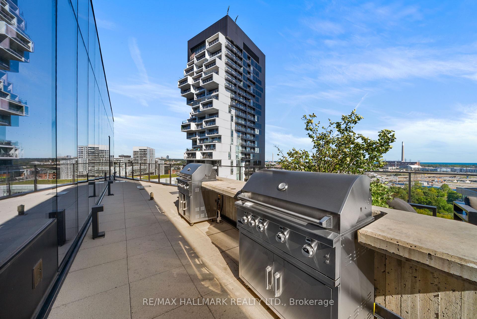 21 Lawren Harris Square 709, Toronto Unit: 709