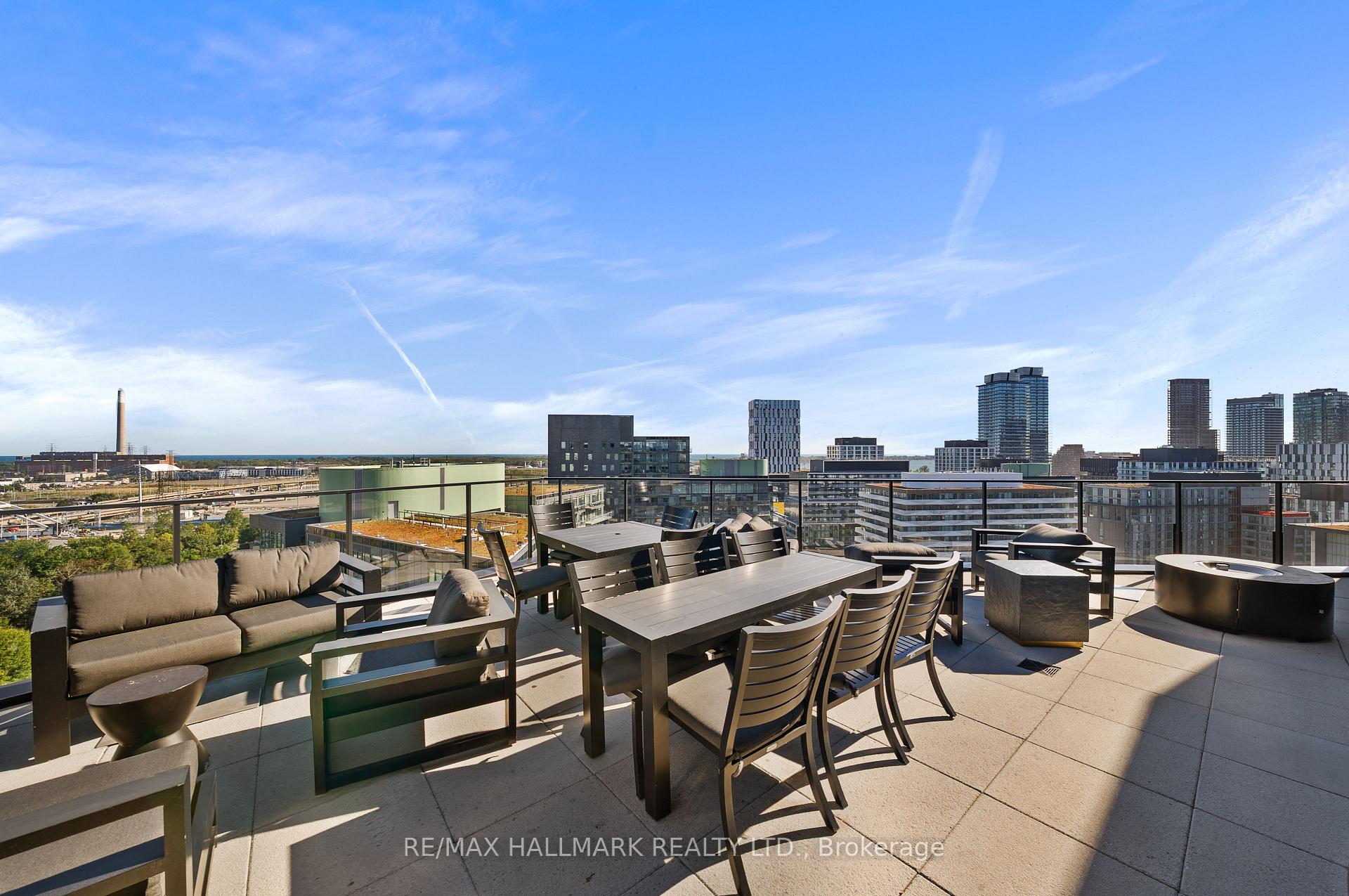 21 Lawren Harris Square 709, Toronto Unit: 709