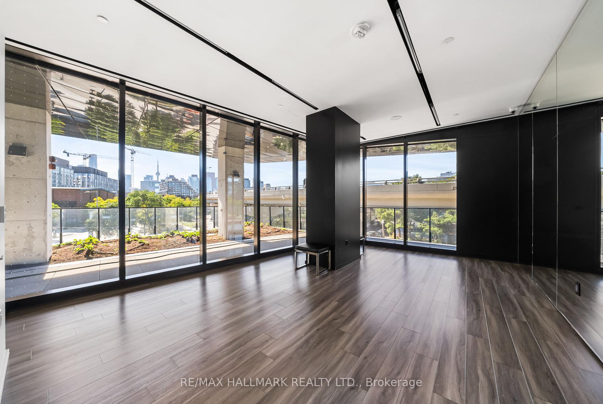 21 Lawren Harris Square 709, Toronto Unit: 709