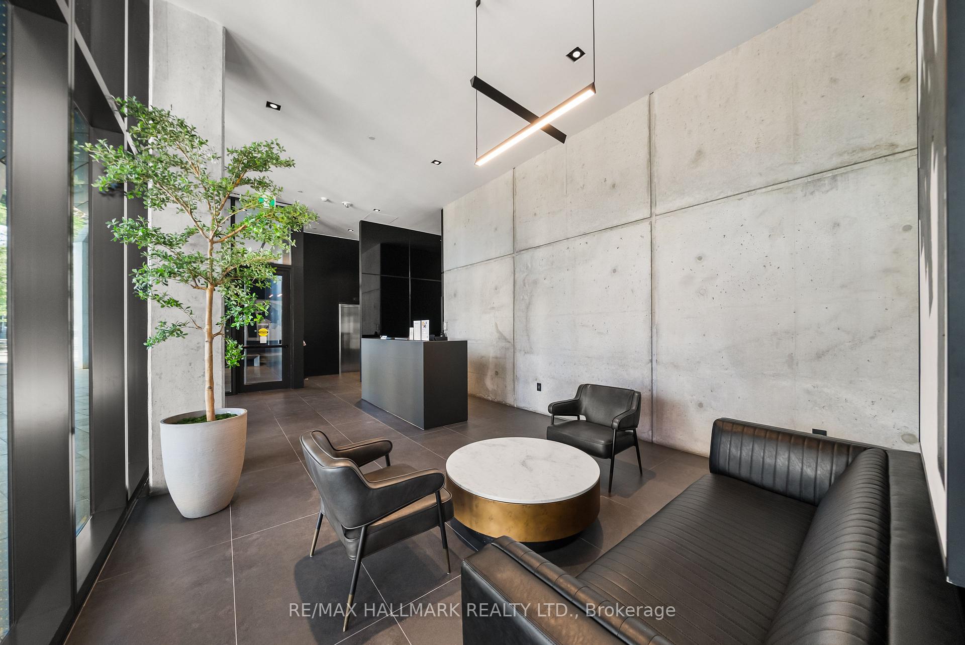 21 Lawren Harris Square 709, Toronto Unit: 709
